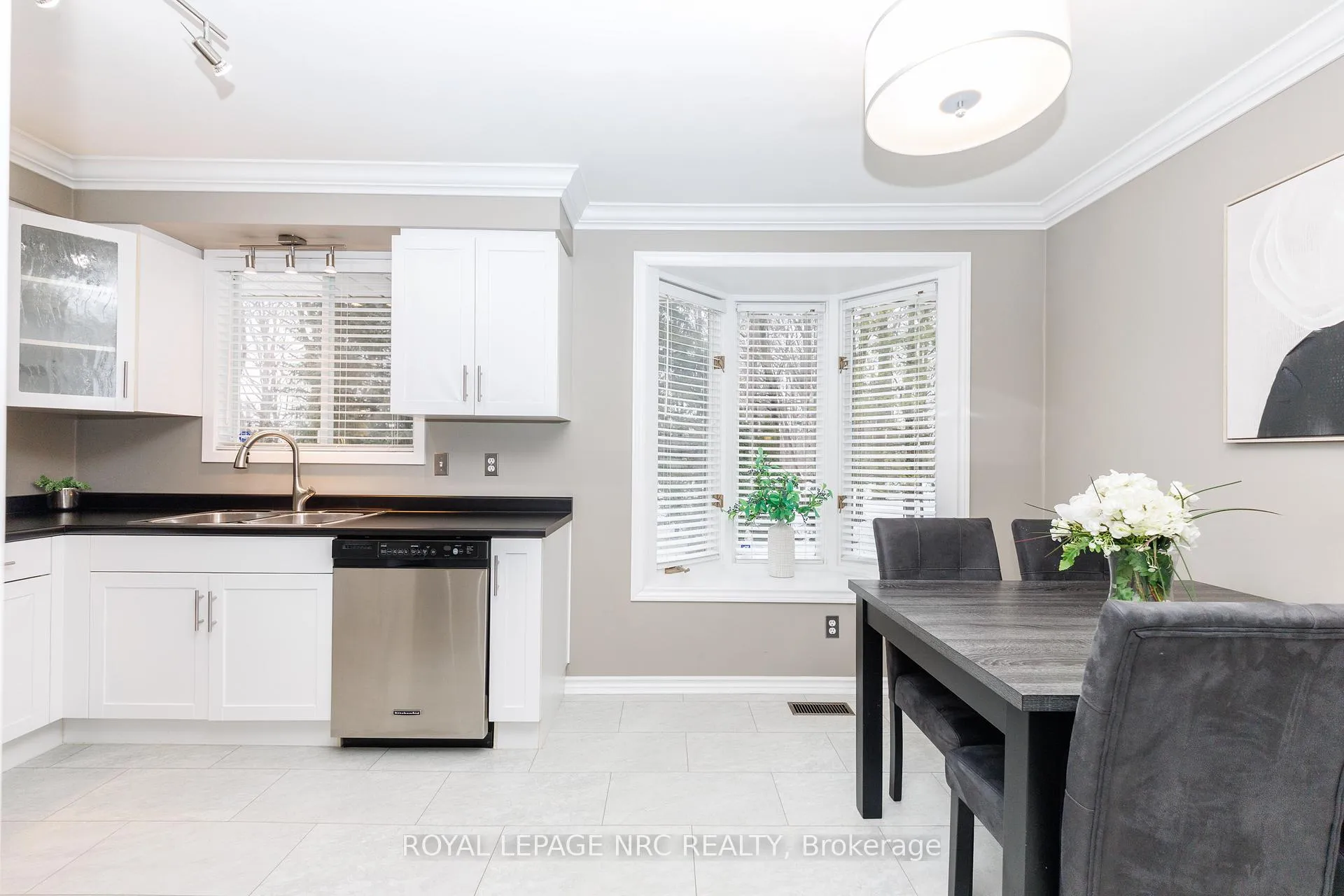 Photo 13 of 28 Spruceside Crescent, Pelham, Fonthill — HOMEH