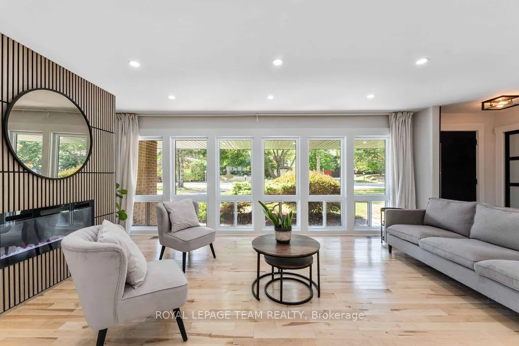 Photo 11 of 15 Leacock Drive, Ottawa, Kanata - Beaverbrook — HOMEH
