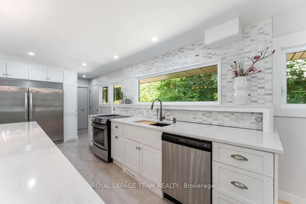 Photo 18 of 15 Leacock Drive, Ottawa, Kanata - Beaverbrook — HOMEH