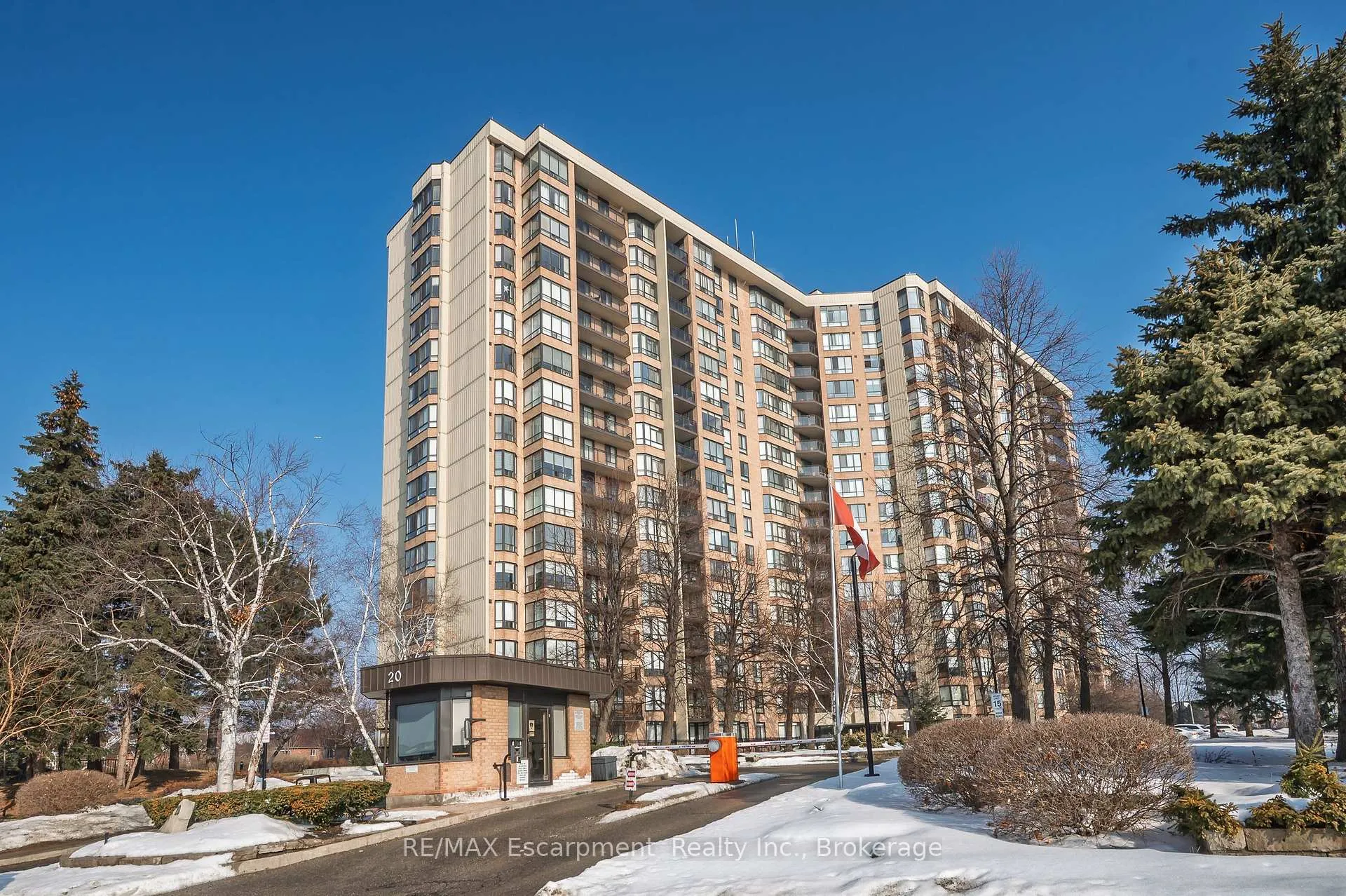 Photo 1 of Unit 809, 20 Cherrytree Drive, Brampton, Fletcher's Creek South — HOMEH