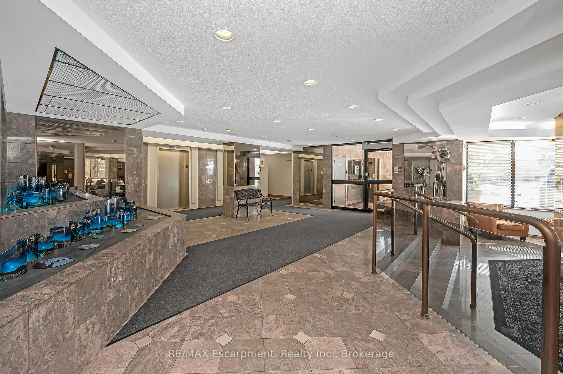 Photo 3 of Unit 809, 20 Cherrytree Drive, Brampton, Fletcher's Creek South — HOMEH