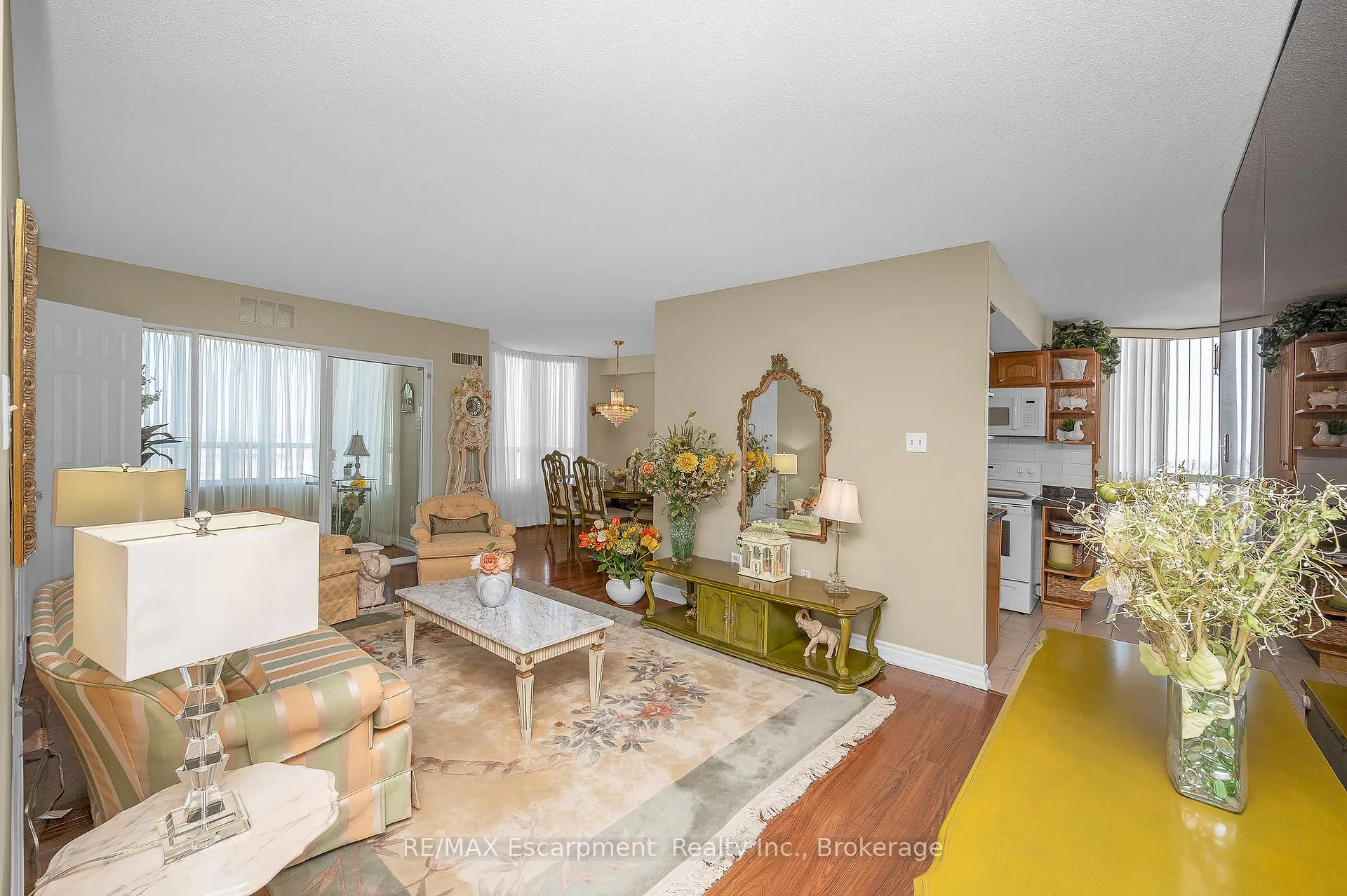 Photo 7 of Unit 809, 20 Cherrytree Drive, Brampton, Fletcher's Creek South — HOMEH