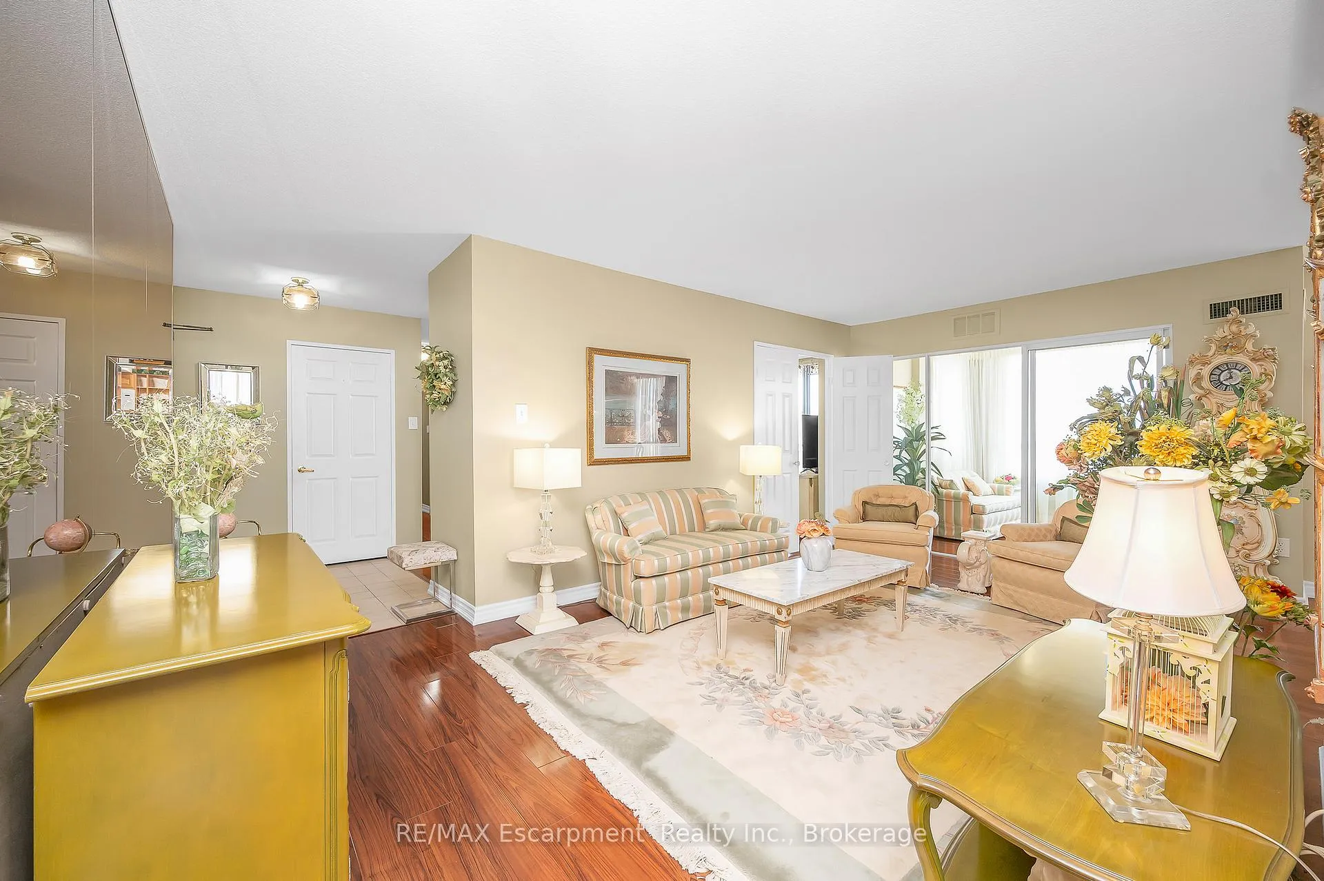 Photo 8 of Unit 809, 20 Cherrytree Drive, Brampton, Fletcher's Creek South — HOMEH