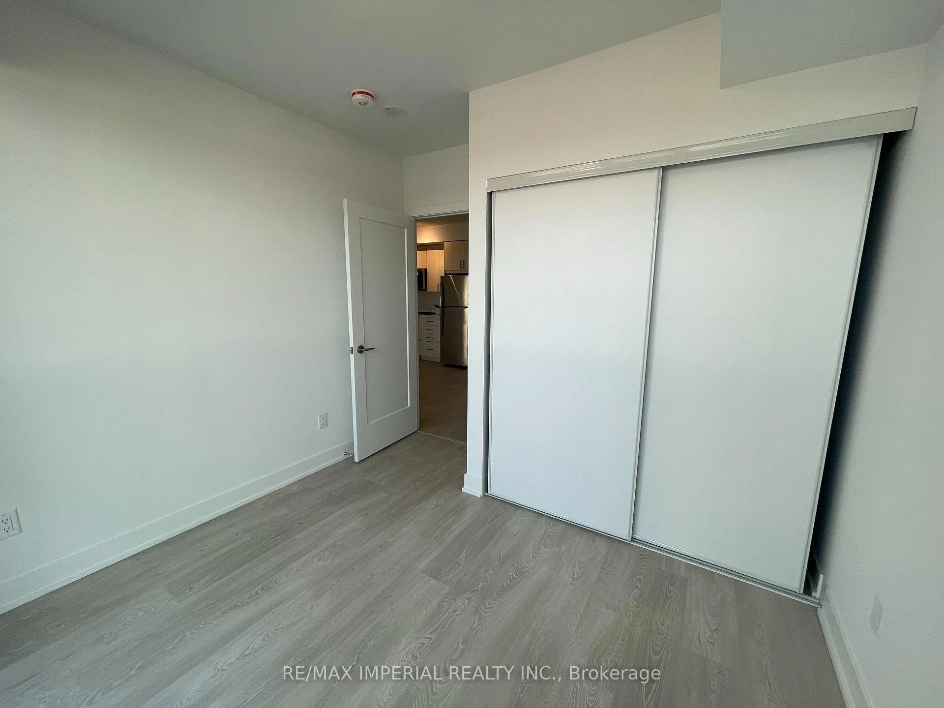 Photo 5 of Unit 808, 2545 Simcoe Street N, Oshawa, Windfields — HOMEH