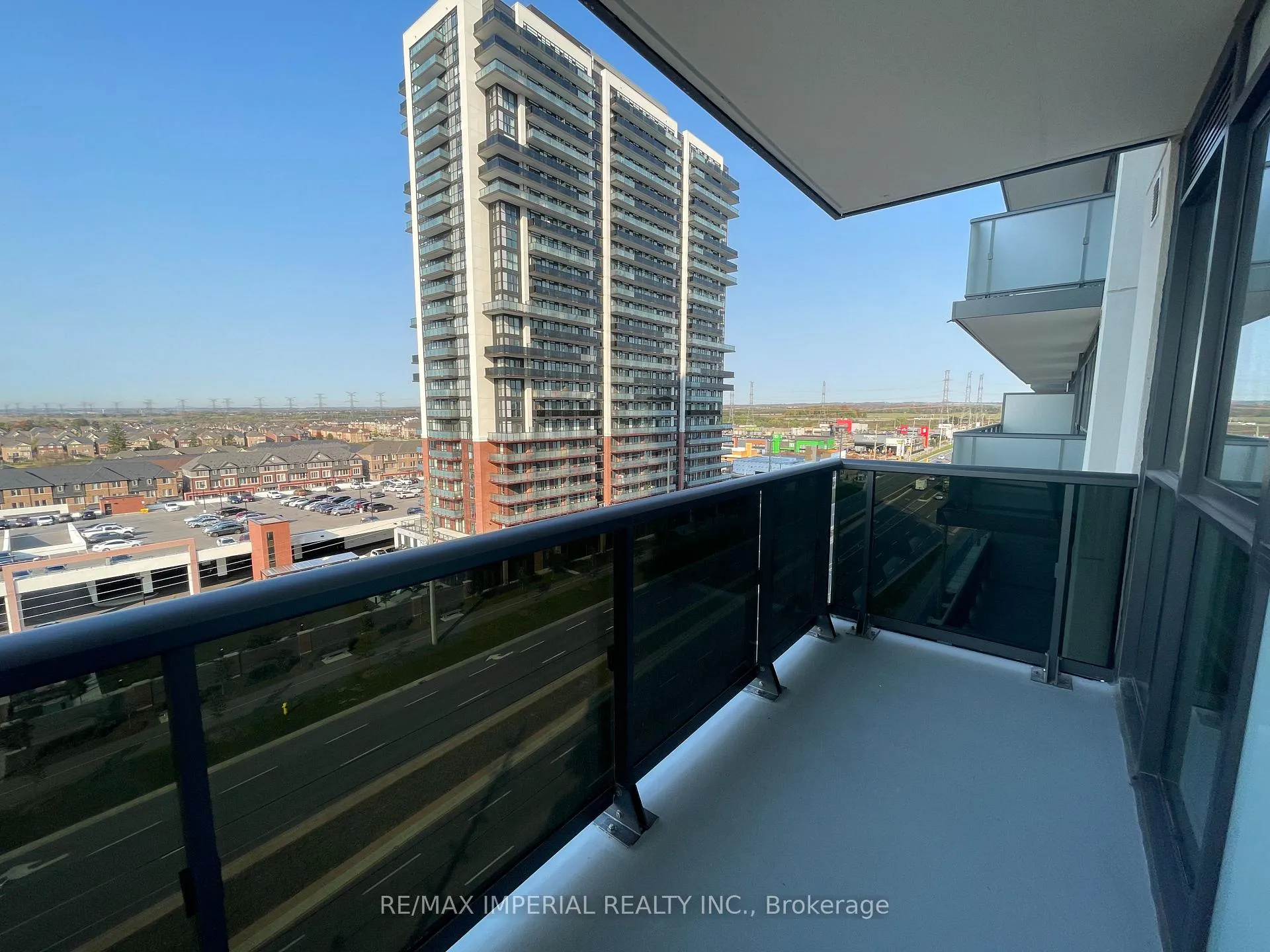 Photo 10 of Unit 808, 2545 Simcoe Street N, Oshawa, Windfields — HOMEH