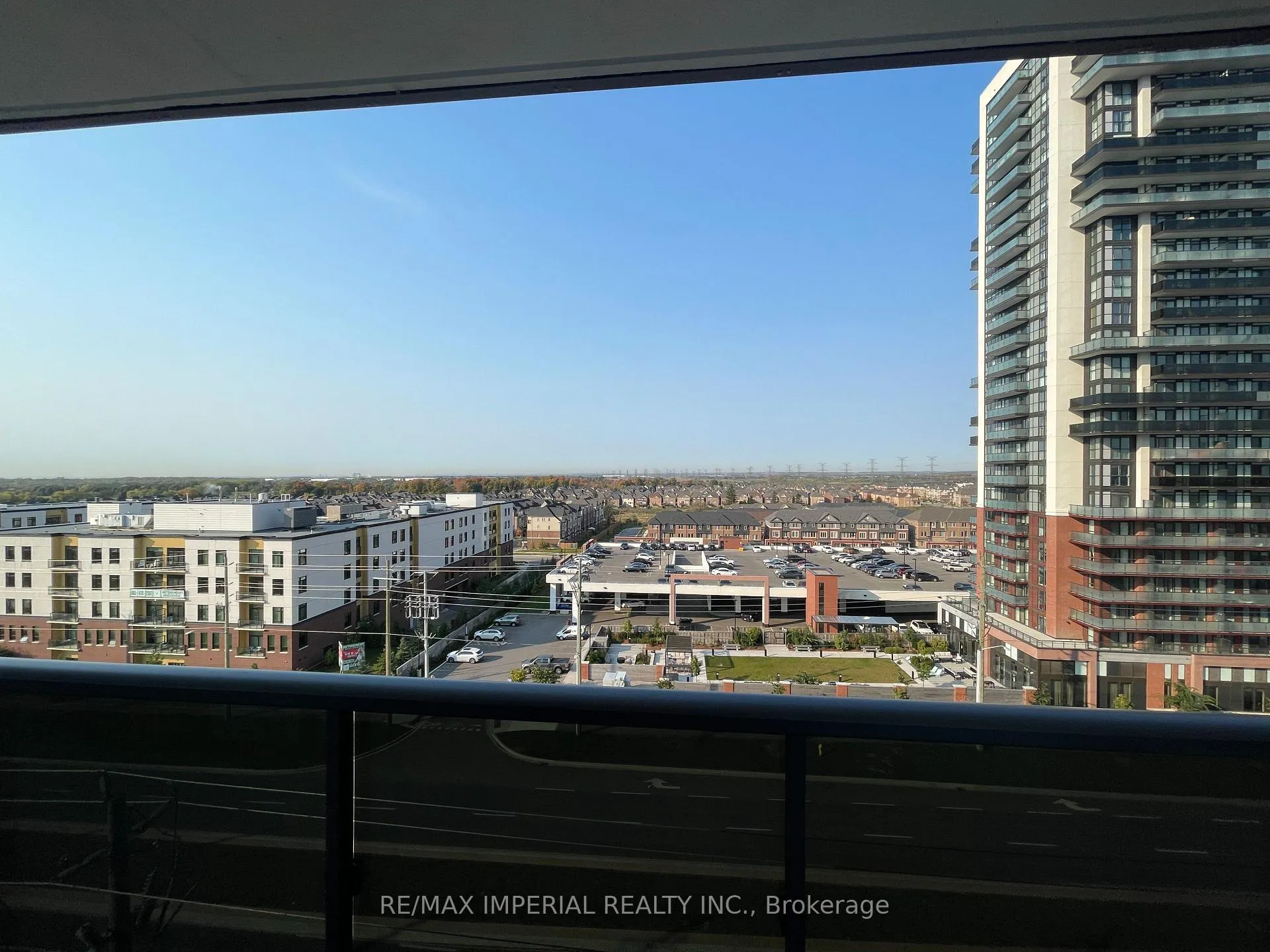 Photo 11 of Unit 808, 2545 Simcoe Street N, Oshawa, Windfields — HOMEH