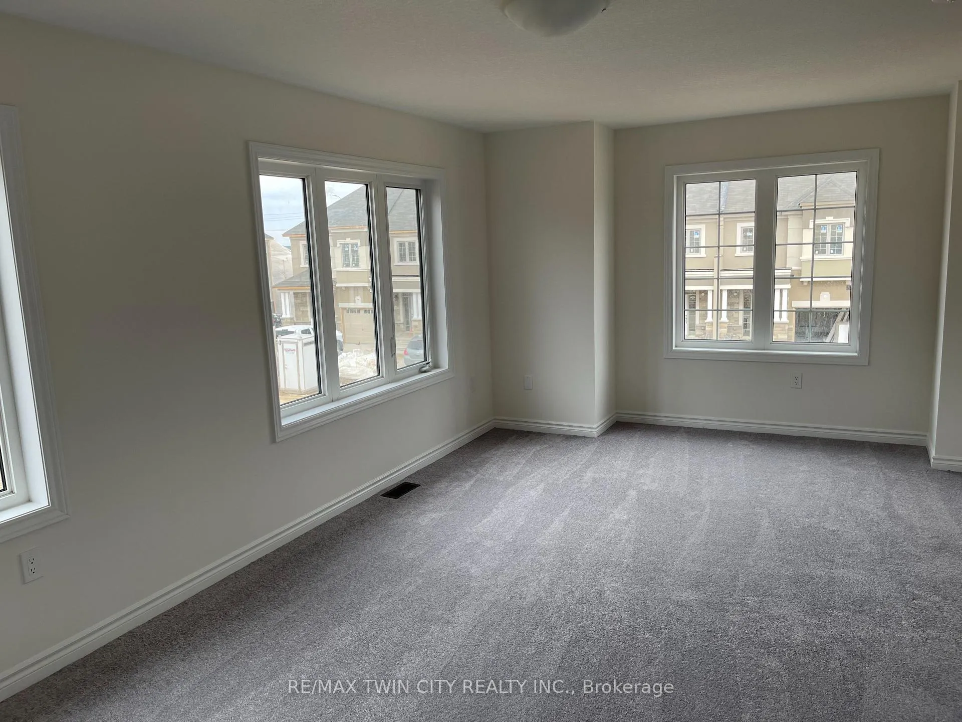 Photo 3 of 107 Flagg Avenue, Brant, Paris — HOMEH