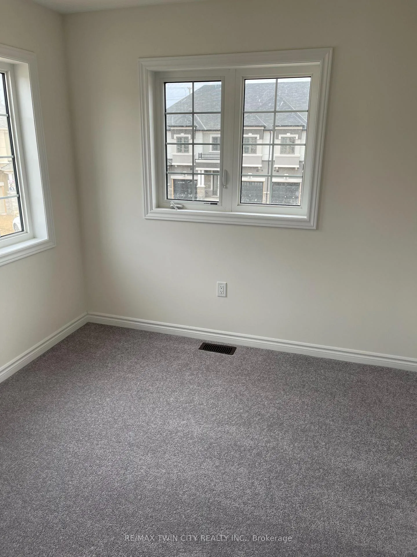 Photo 7 of 107 Flagg Avenue, Brant, Paris — HOMEH