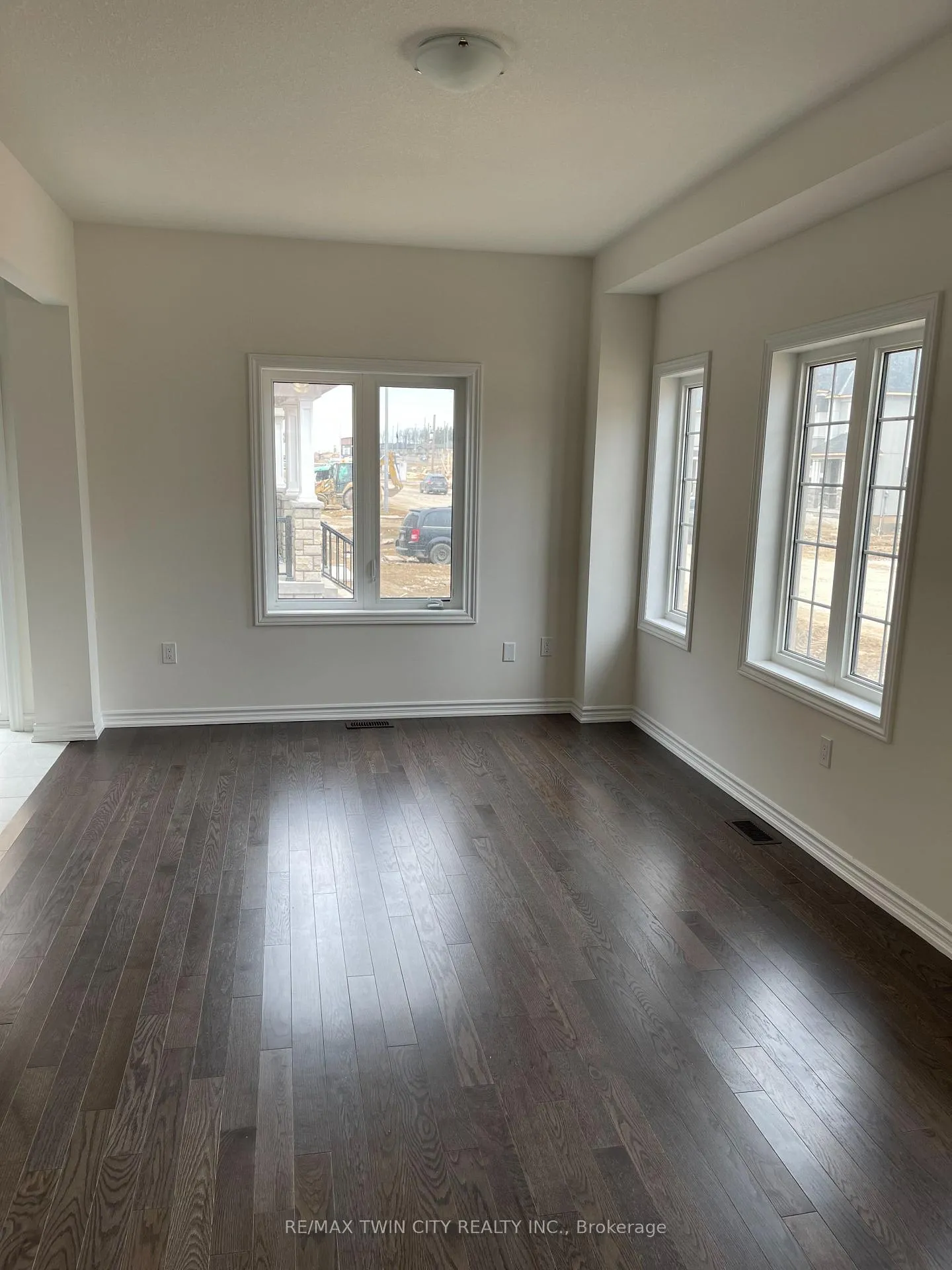 Photo 12 of 107 Flagg Avenue, Brant, Paris — HOMEH