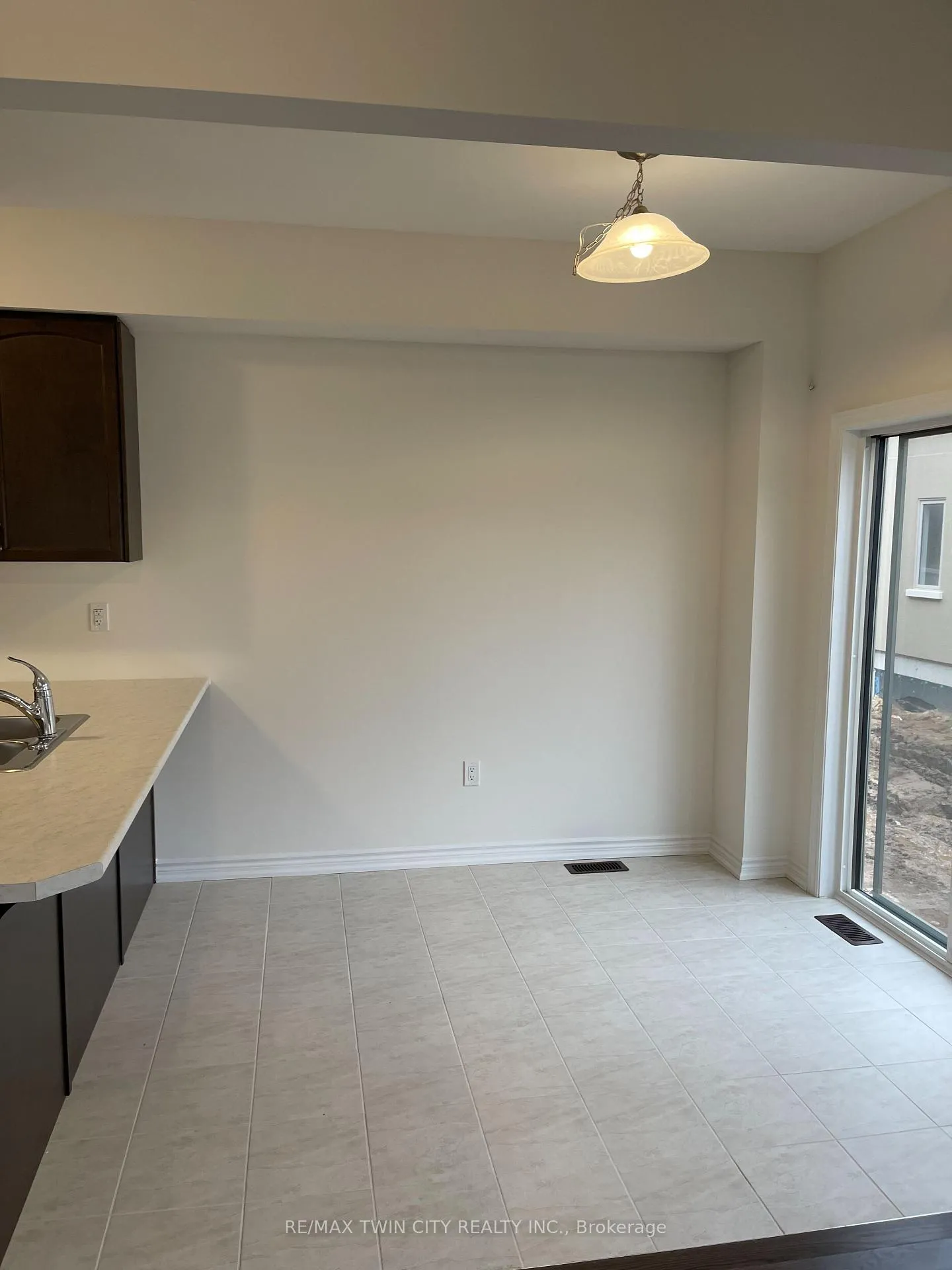 Photo 15 of 107 Flagg Avenue, Brant, Paris — HOMEH