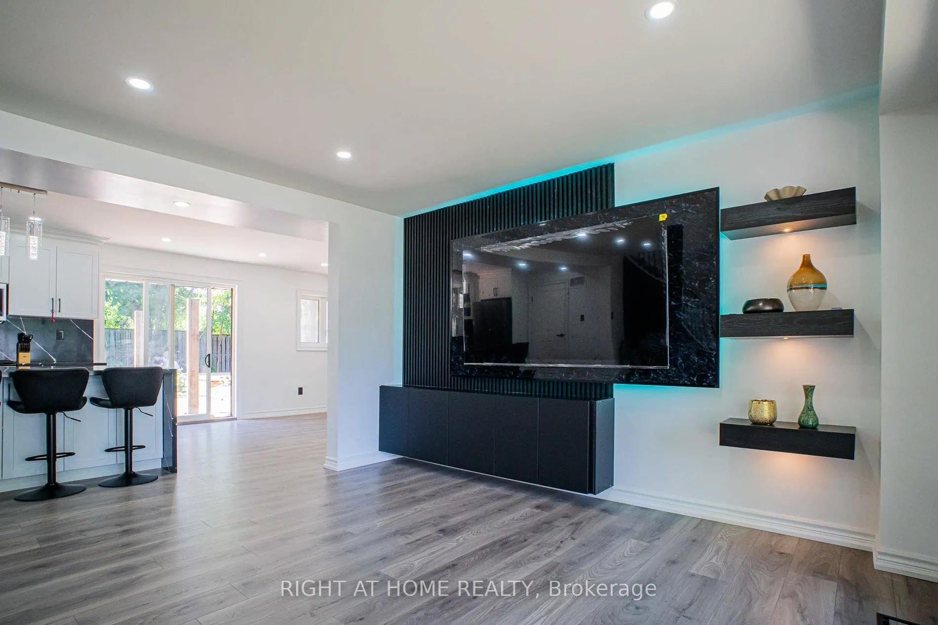 Photo 9 of 77 Elford Crescent, Hamilton, Vincent — HOMEH