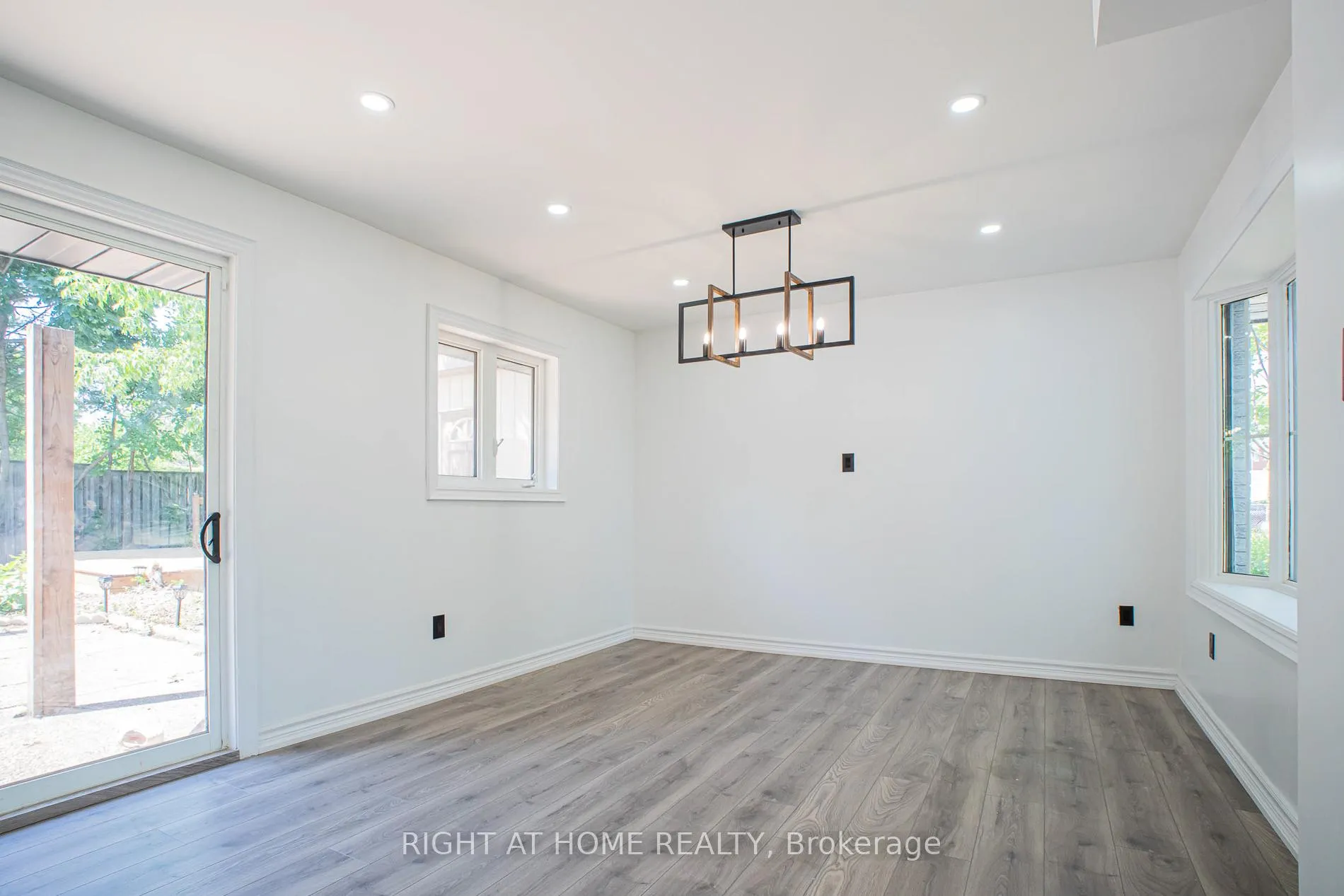 Photo 13 of 77 Elford Crescent, Hamilton, Vincent — HOMEH
