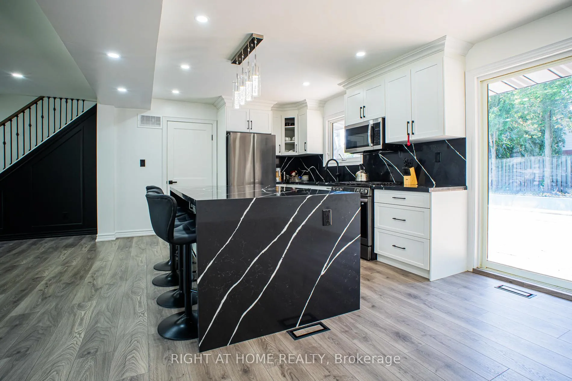 Photo 15 of 77 Elford Crescent, Hamilton, Vincent — HOMEH