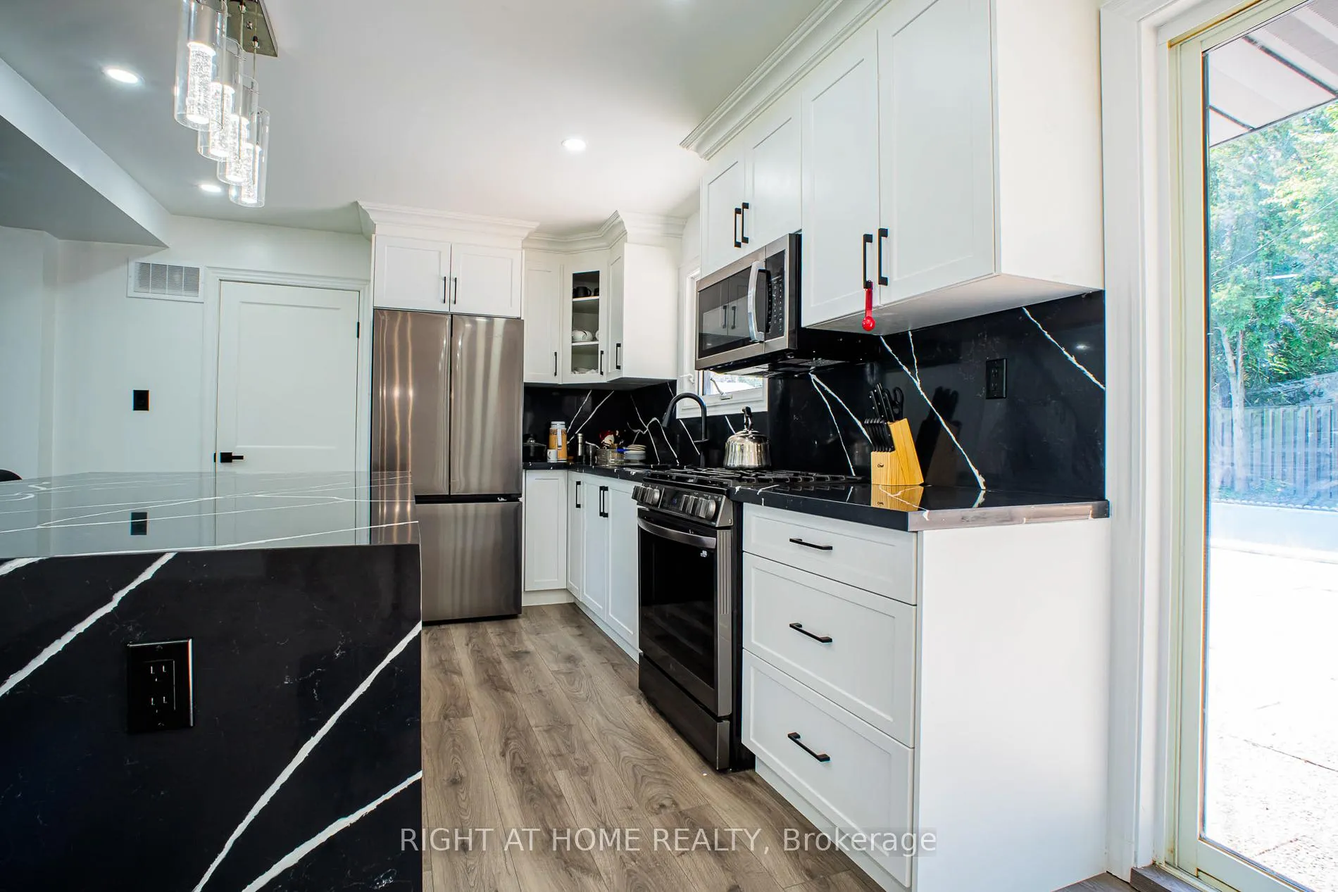 Photo 17 of 77 Elford Crescent, Hamilton, Vincent — HOMEH