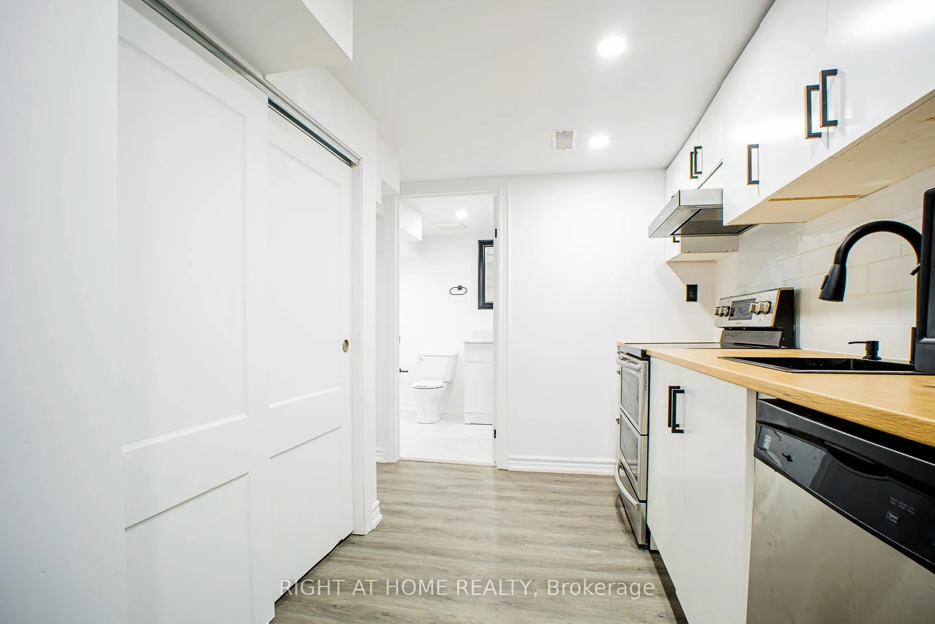 Photo 27 of 77 Elford Crescent, Hamilton, Vincent — HOMEH