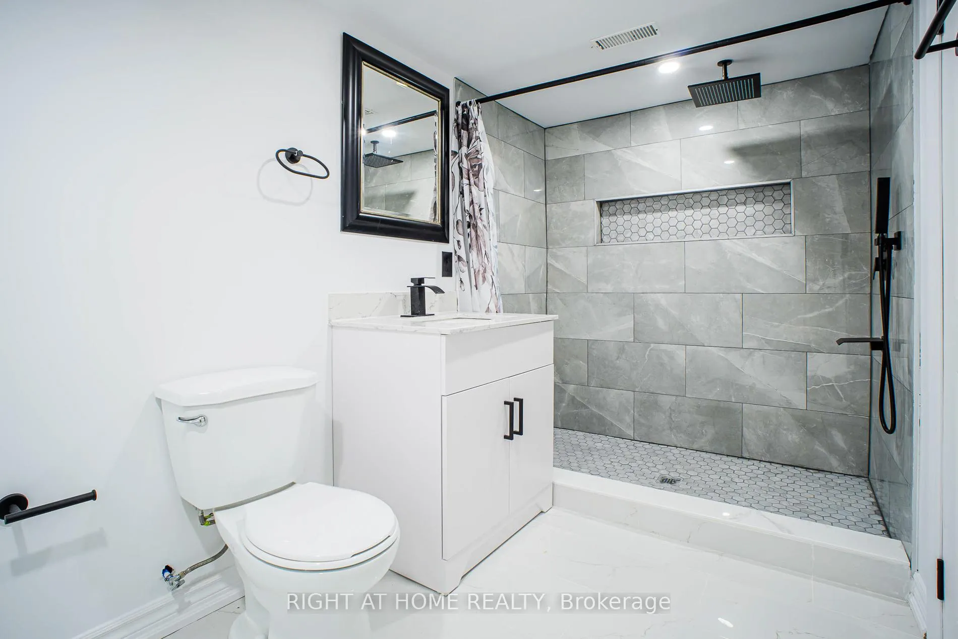 Photo 28 of 77 Elford Crescent, Hamilton, Vincent — HOMEH