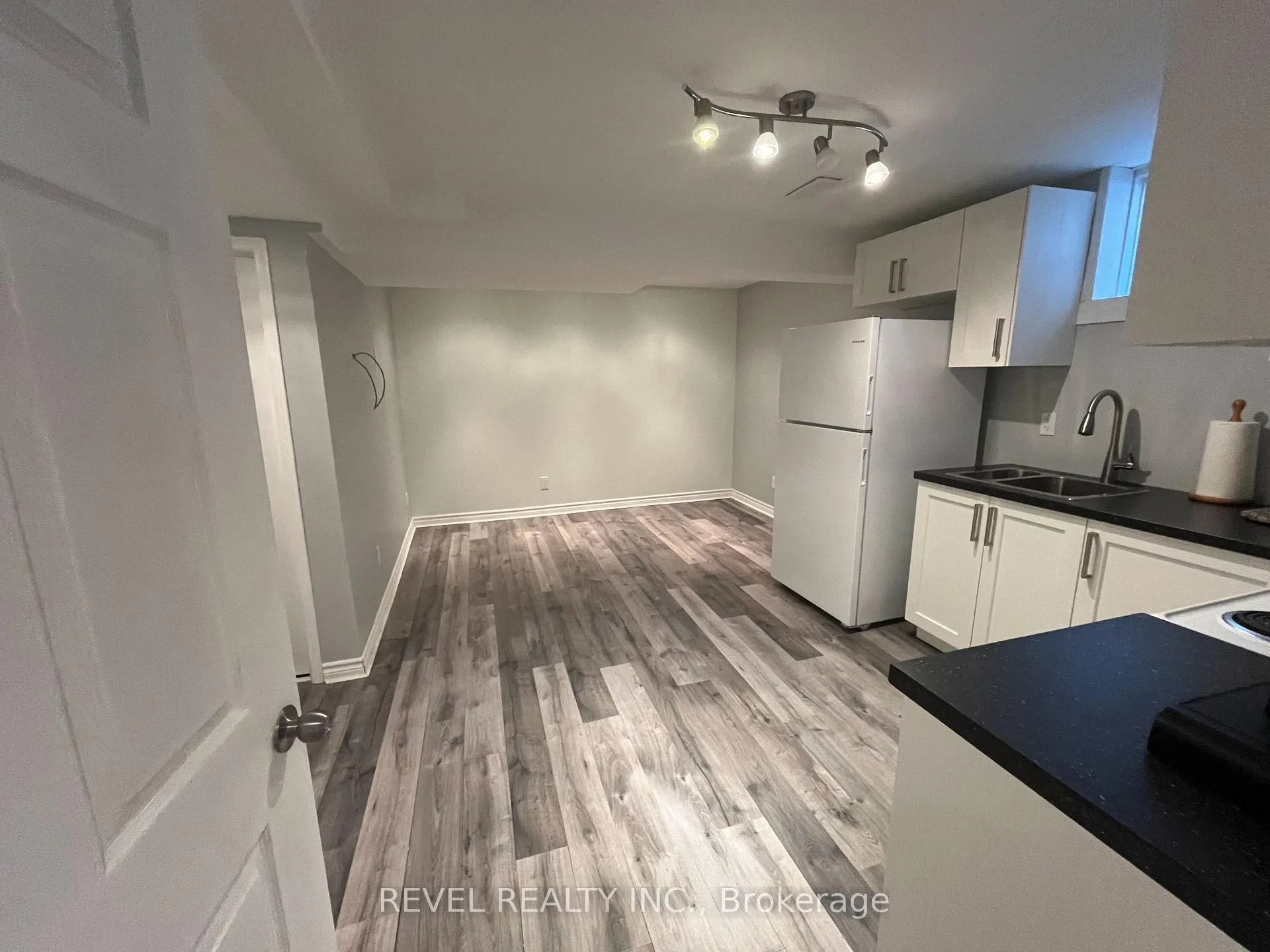 Photo 2 of Unit Basement, 194 Willowbrook Drive, Whitby, Pringle Creek — HOMEH