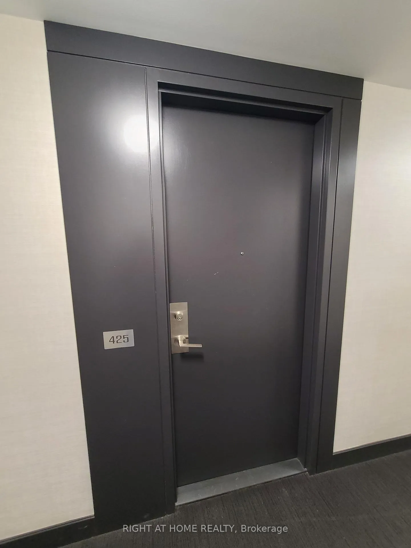 Photo 2 of Unit 425, 377 Madison Avenue, Toronto, Casa Loma — HOMEH