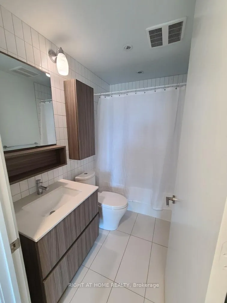 Photo 15 of Unit 425, 377 Madison Avenue, Toronto, Casa Loma — HOMEH
