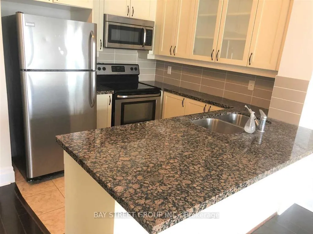 Photo 3 of Unit 312, 111 Upper Duke Crescent, Markham, Unionville — HOMEH