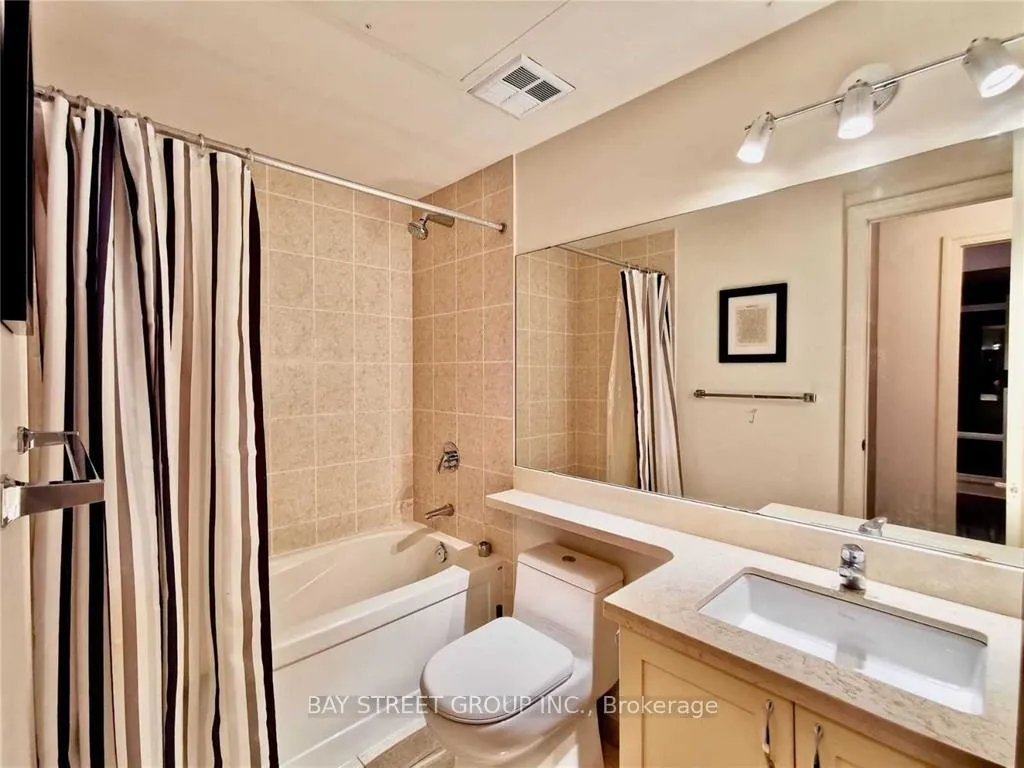Photo 4 of Unit 312, 111 Upper Duke Crescent, Markham, Unionville — HOMEH