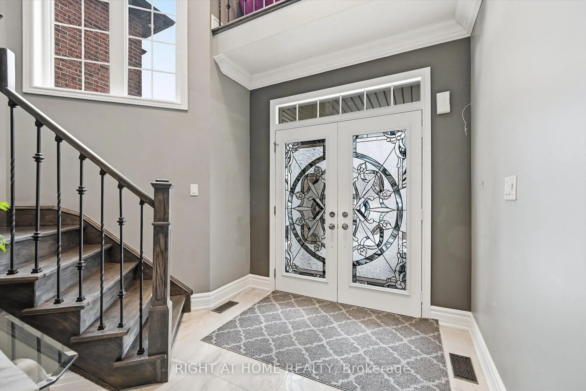 Photo 3 of 456 Valridge Drive, Hamilton, Ancaster — HOMEH