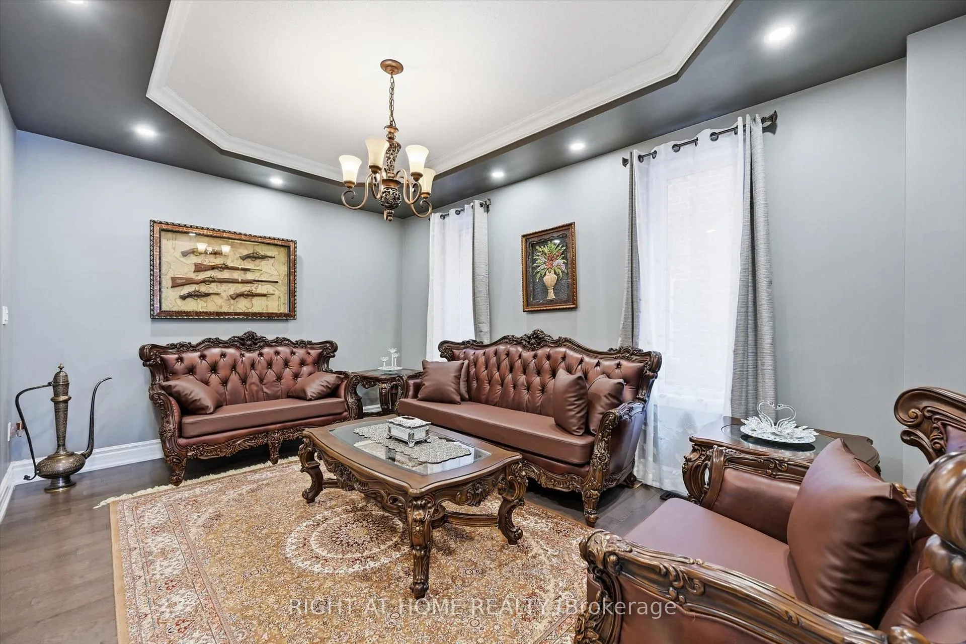 Photo 4 of 456 Valridge Drive, Hamilton, Ancaster — HOMEH