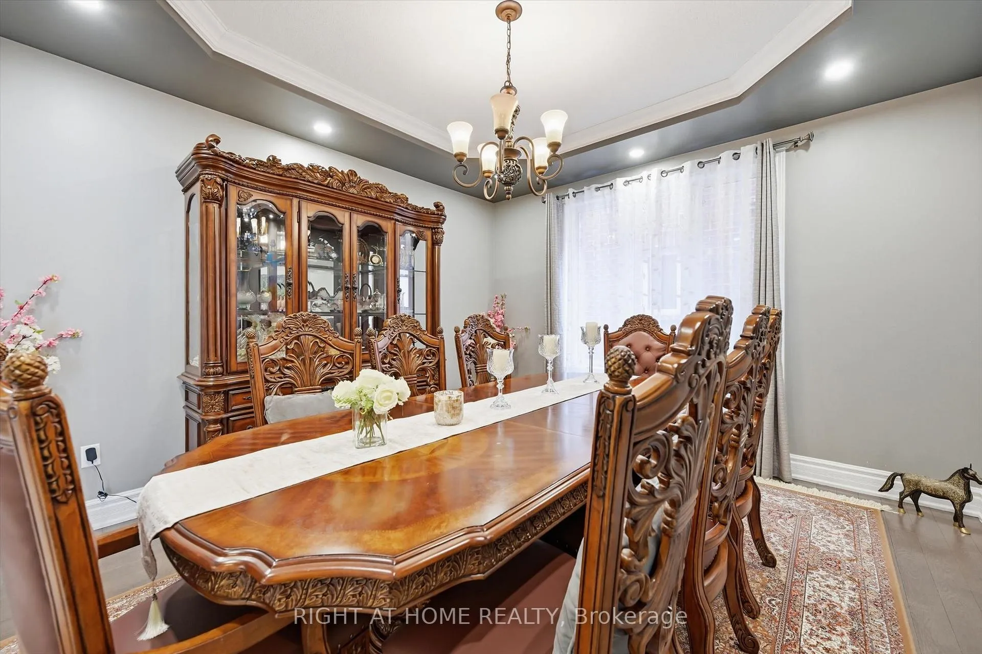 Photo 8 of 456 Valridge Drive, Hamilton, Ancaster — HOMEH