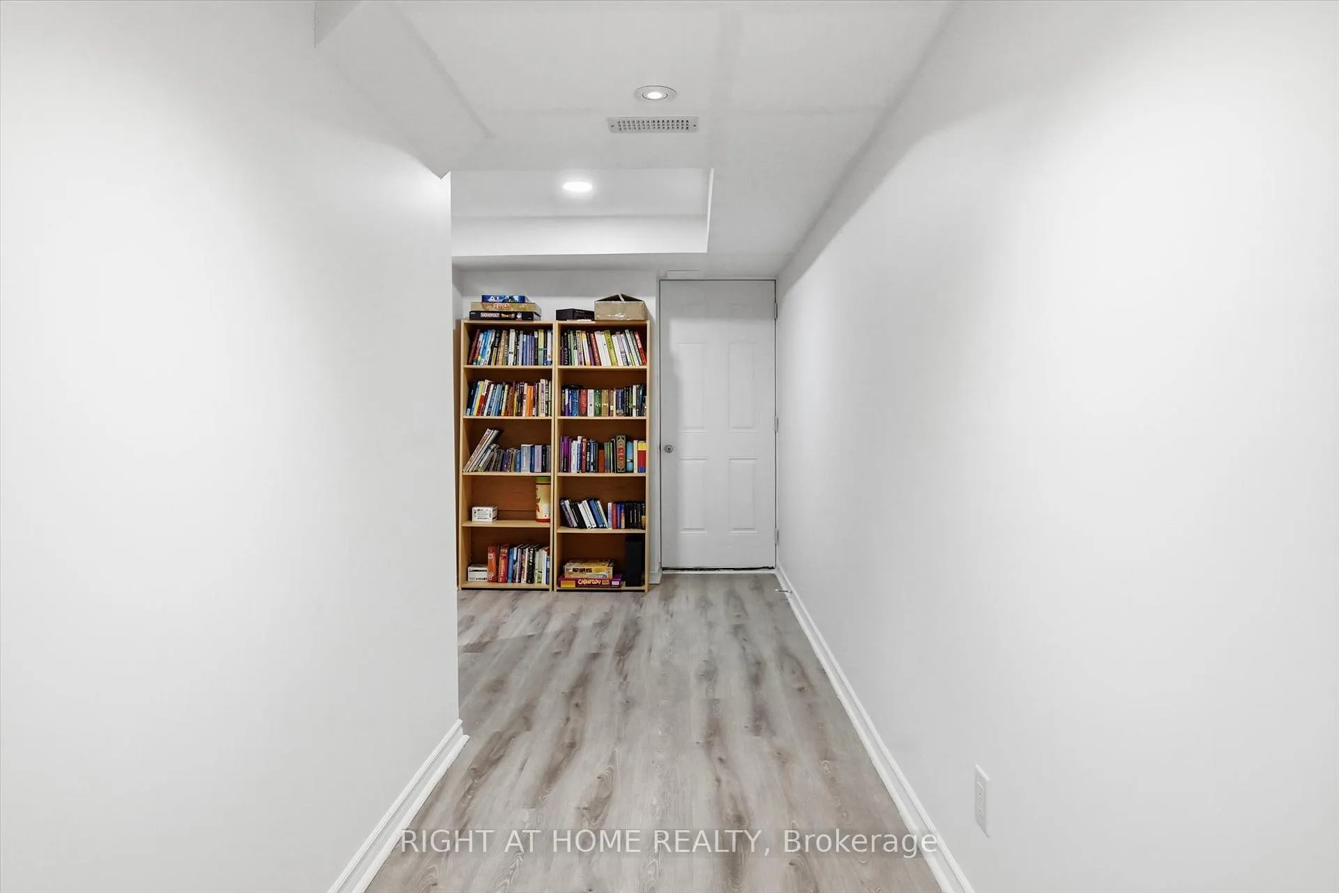 Photo 32 of 456 Valridge Drive, Hamilton, Ancaster — HOMEH