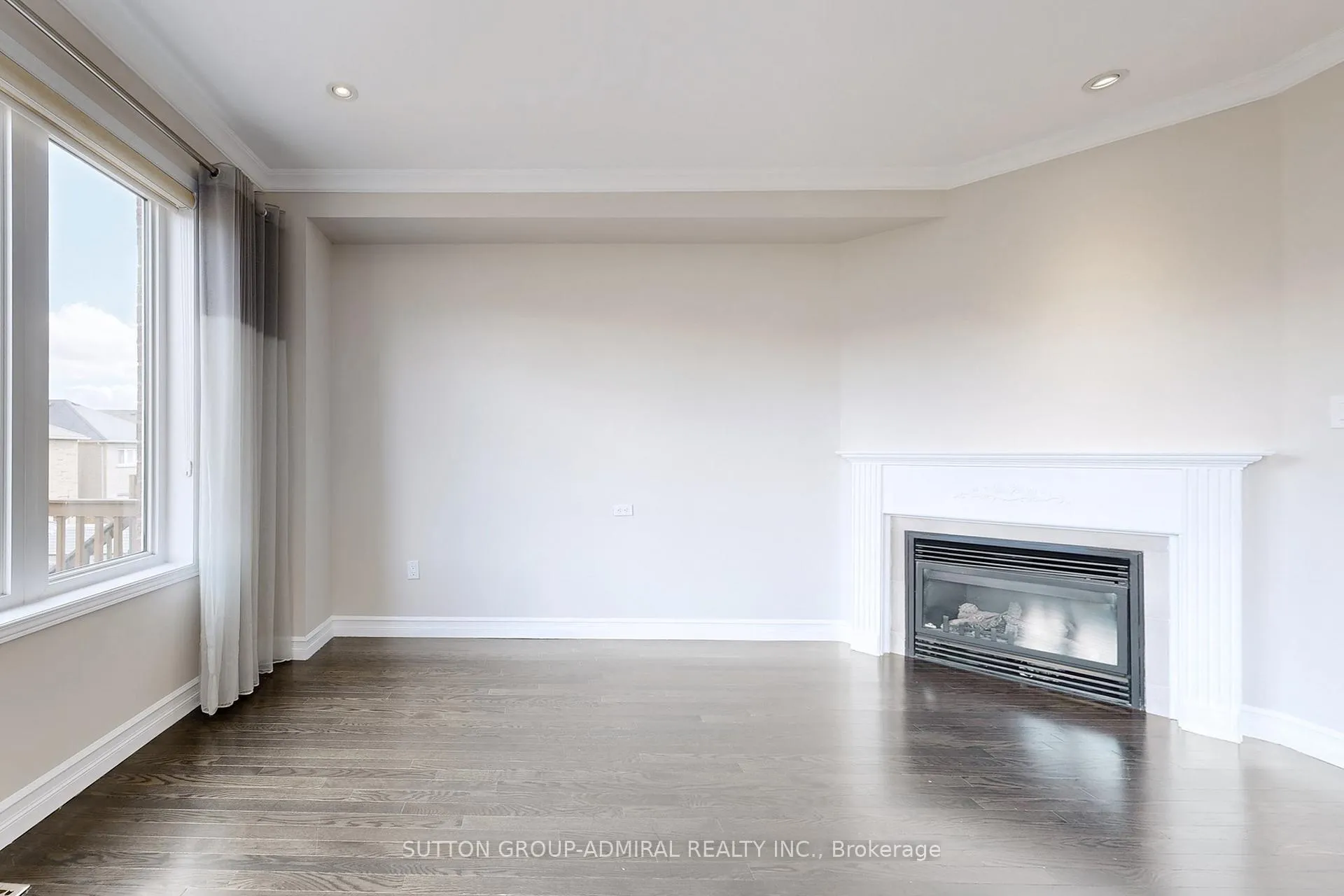 Photo 8 of 106 Big Hill Crescent, Vaughan, Patterson — HOMEH