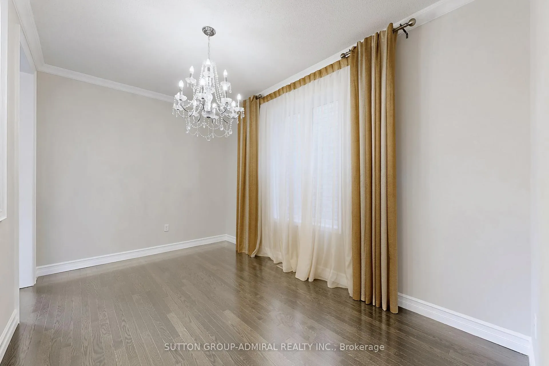 Photo 10 of 106 Big Hill Crescent, Vaughan, Patterson — HOMEH