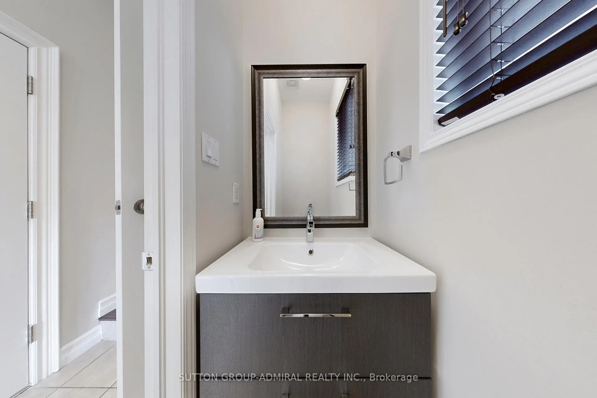 Photo 22 of 106 Big Hill Crescent, Vaughan, Patterson — HOMEH