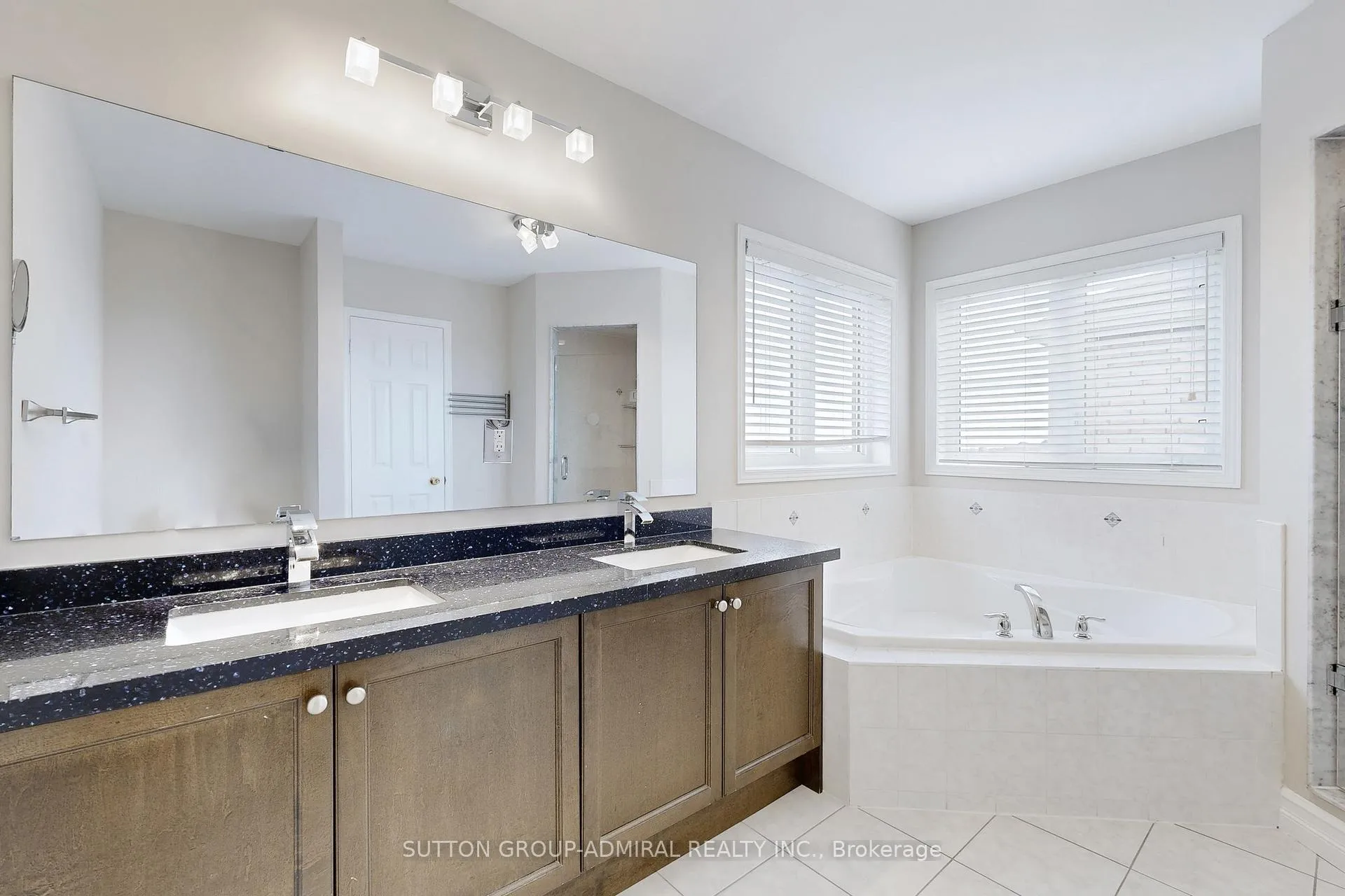 Photo 30 of 106 Big Hill Crescent, Vaughan, Patterson — HOMEH