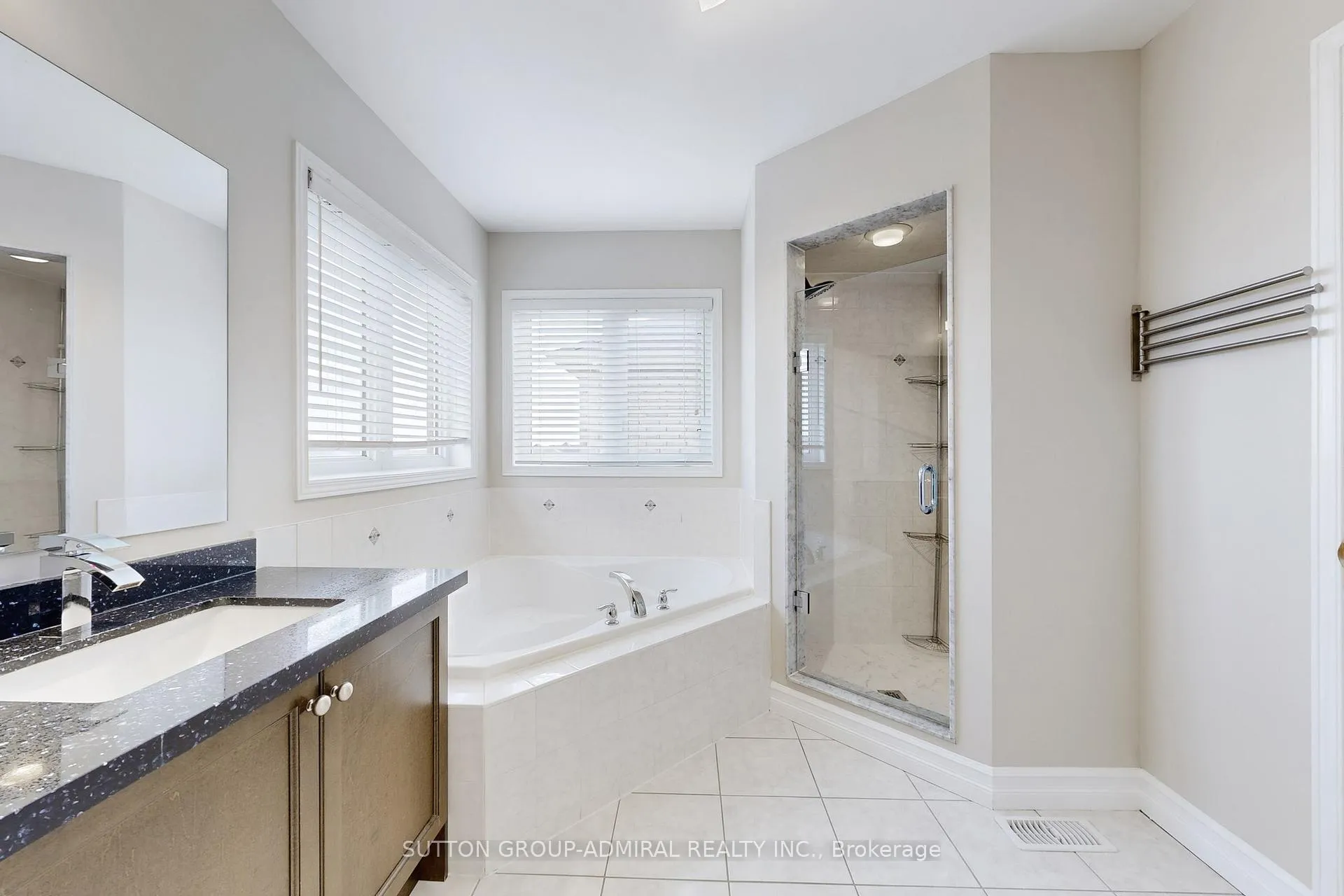 Photo 31 of 106 Big Hill Crescent, Vaughan, Patterson — HOMEH