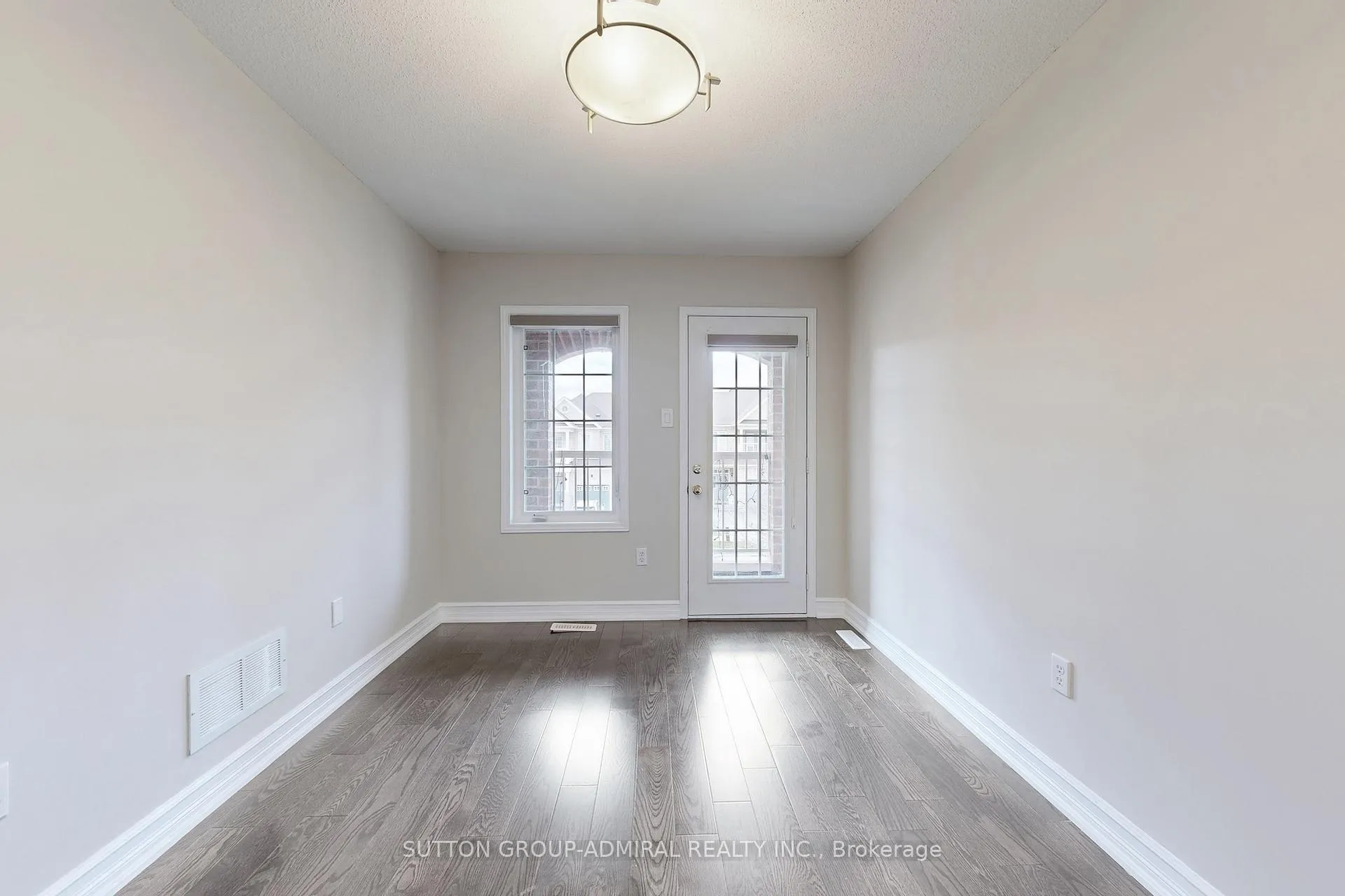 Photo 33 of 106 Big Hill Crescent, Vaughan, Patterson — HOMEH
