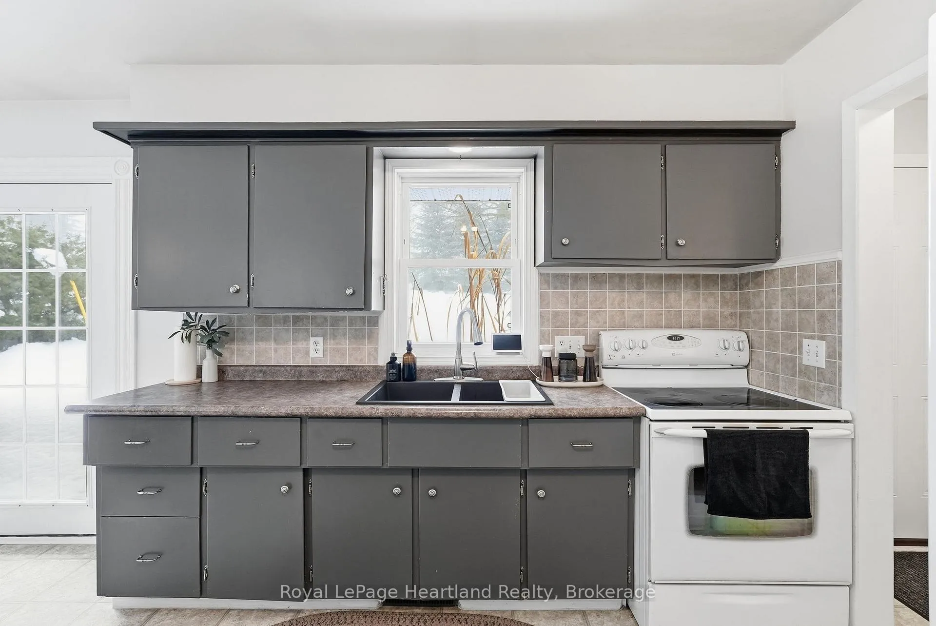 Photo 9 of 3106 Patrick Street, Howick — HOMEH