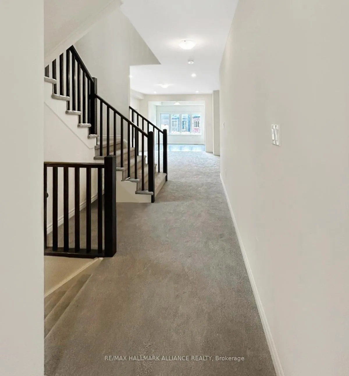 Photo 5 of 60 Macklin Street, Brantford — HOMEH