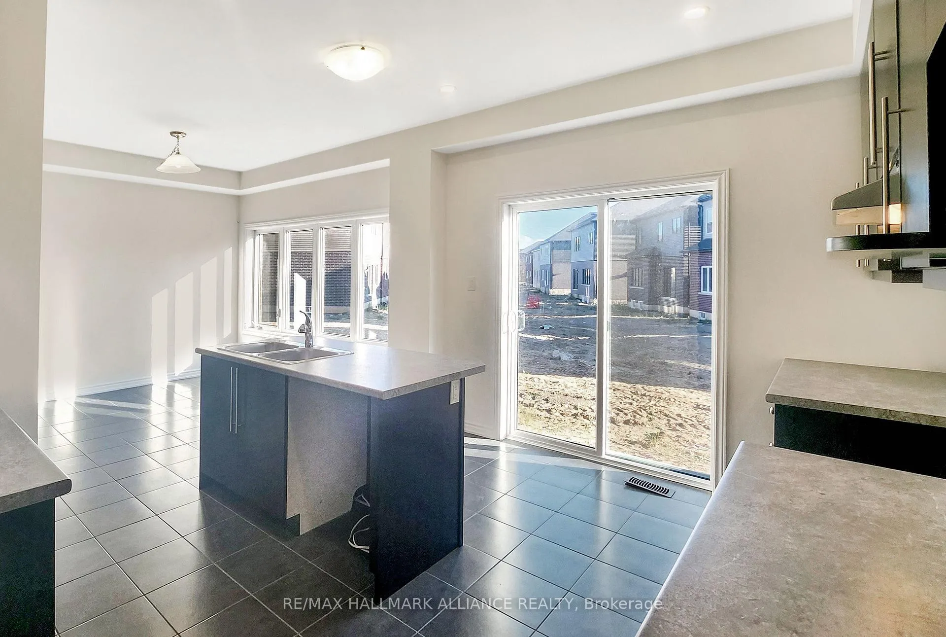 Photo 10 of 60 Macklin Street, Brantford — HOMEH