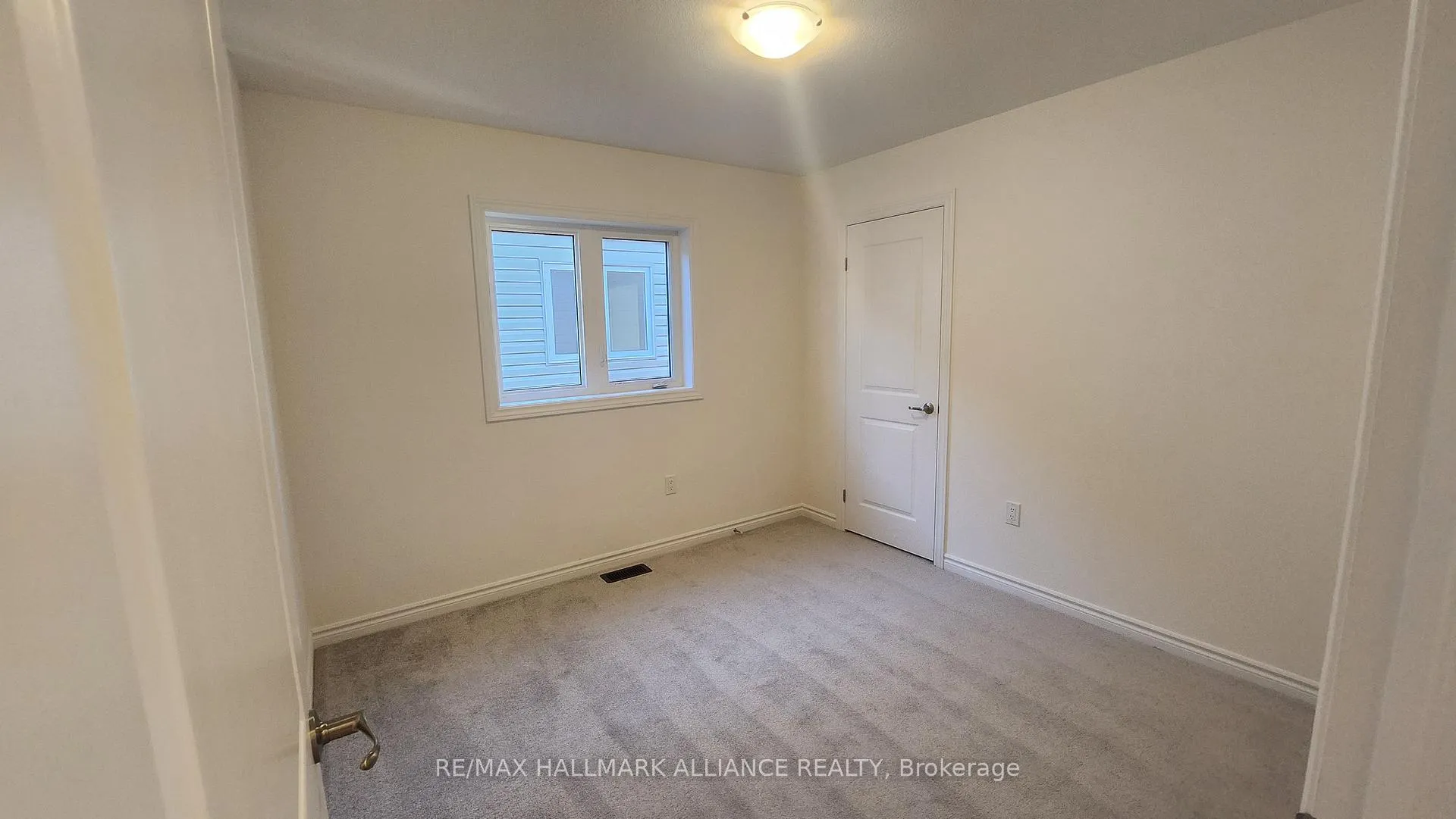 Photo 22 of 60 Macklin Street, Brantford — HOMEH