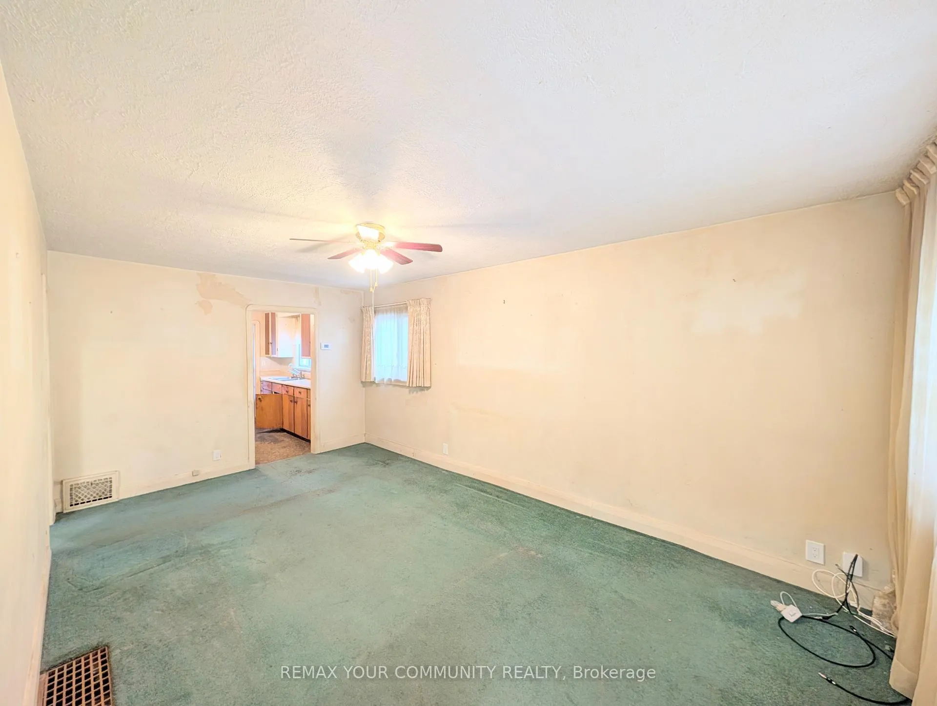 Photo 4 of 479 Dawes Road, Toronto, O'Connor-Parkview — HOMEH