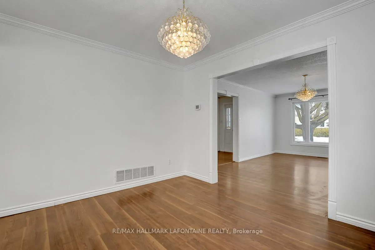 Photo 10 of 6128 Vineyard Drive, Ottawa, Convent Glen — HOMEH