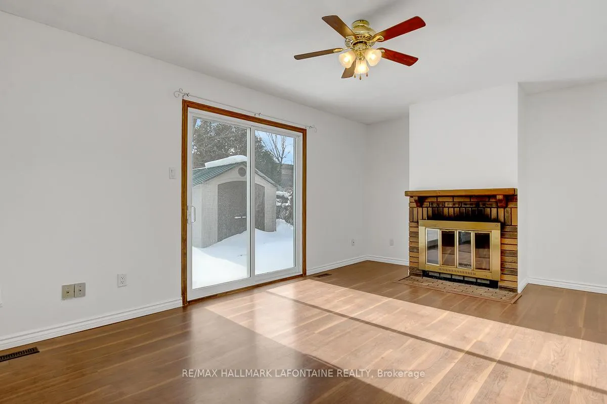 Photo 12 of 6128 Vineyard Drive, Ottawa, Convent Glen — HOMEH