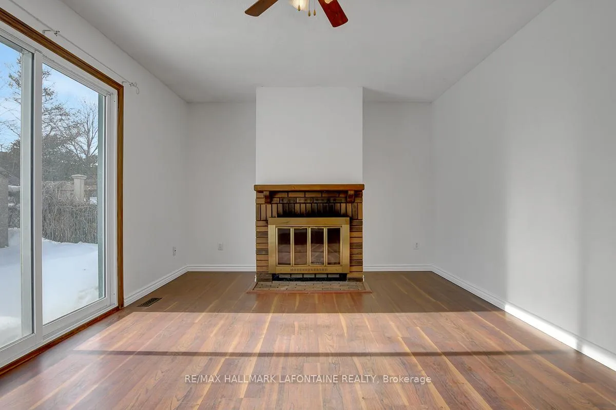 Photo 13 of 6128 Vineyard Drive, Ottawa, Convent Glen — HOMEH