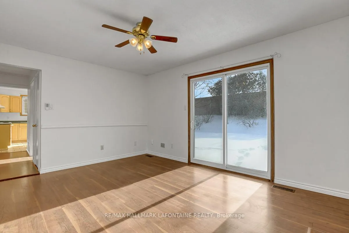 Photo 14 of 6128 Vineyard Drive, Ottawa, Convent Glen — HOMEH