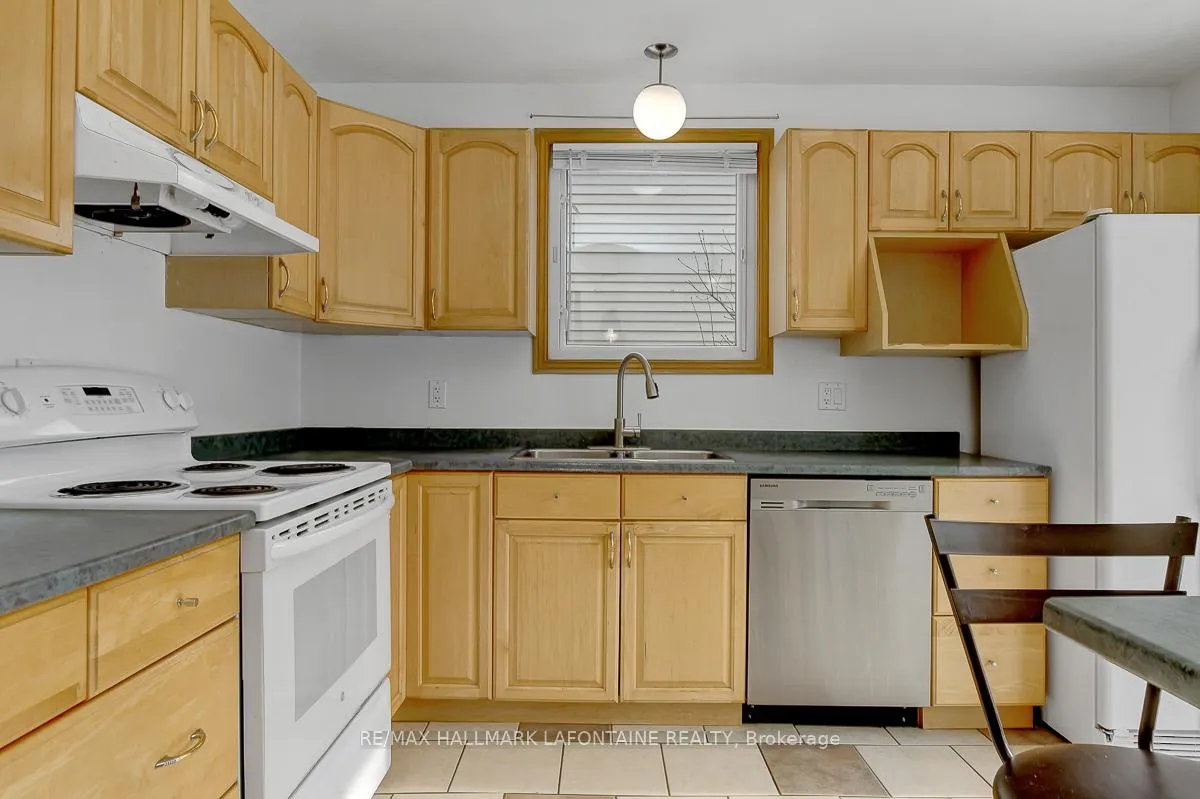 Photo 18 of 6128 Vineyard Drive, Ottawa, Convent Glen — HOMEH