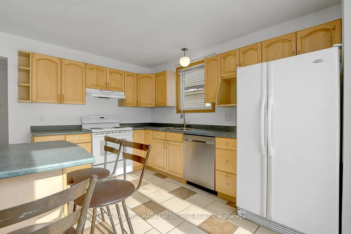 Photo 21 of 6128 Vineyard Drive, Ottawa, Convent Glen — HOMEH