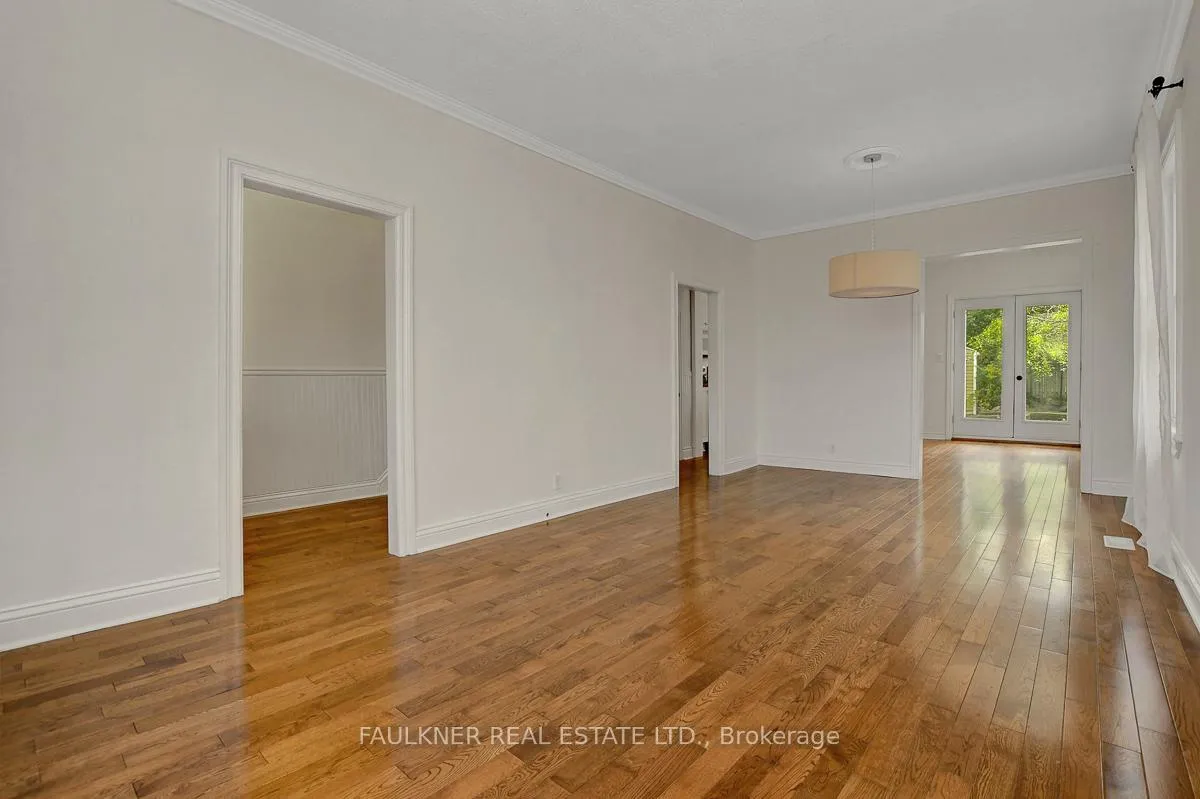 Photo 6 of 536 Lower Byron Avenue, Ottawa, McKellar/Highland — HOMEH