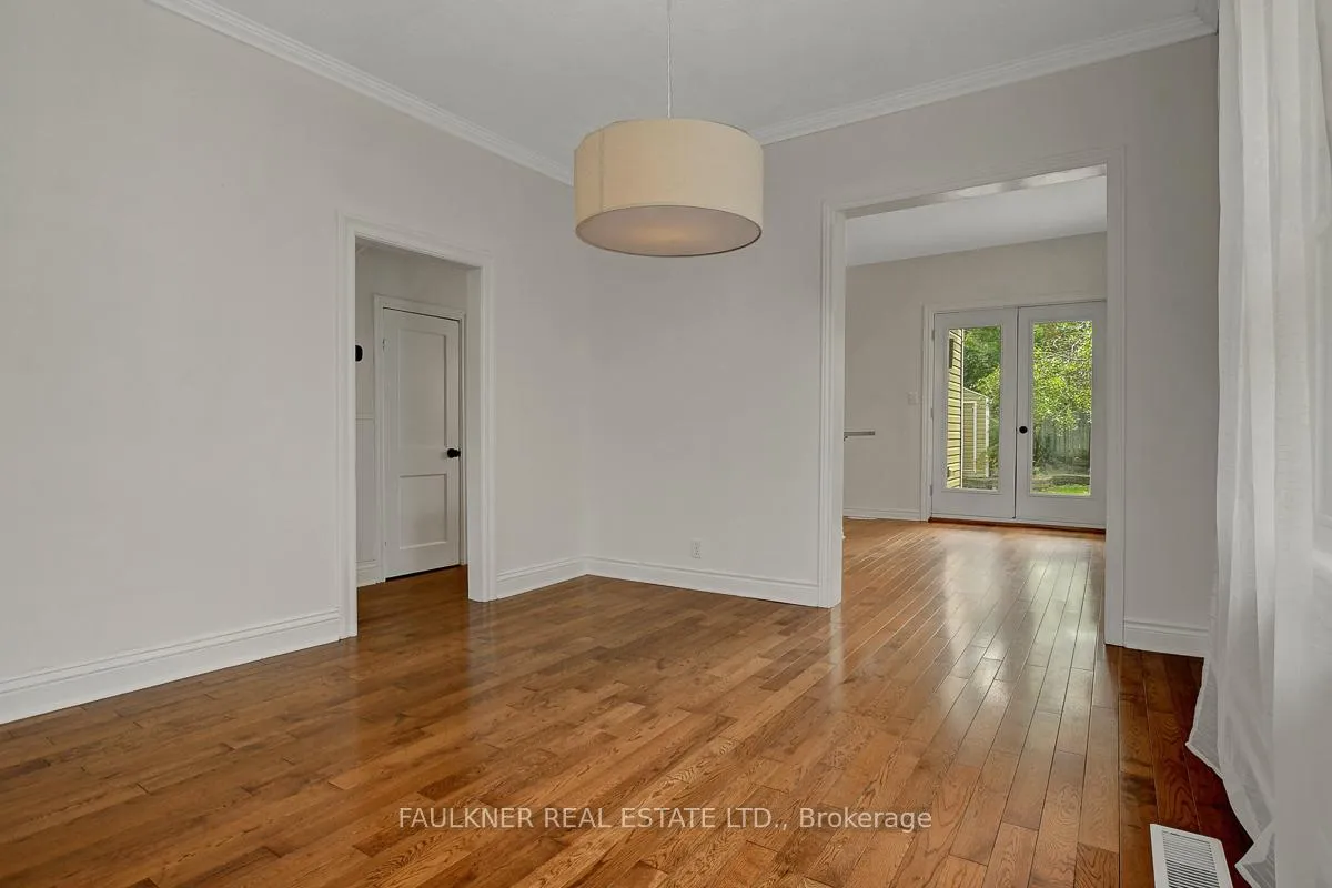 Photo 10 of 536 Lower Byron Avenue, Ottawa, McKellar/Highland — HOMEH