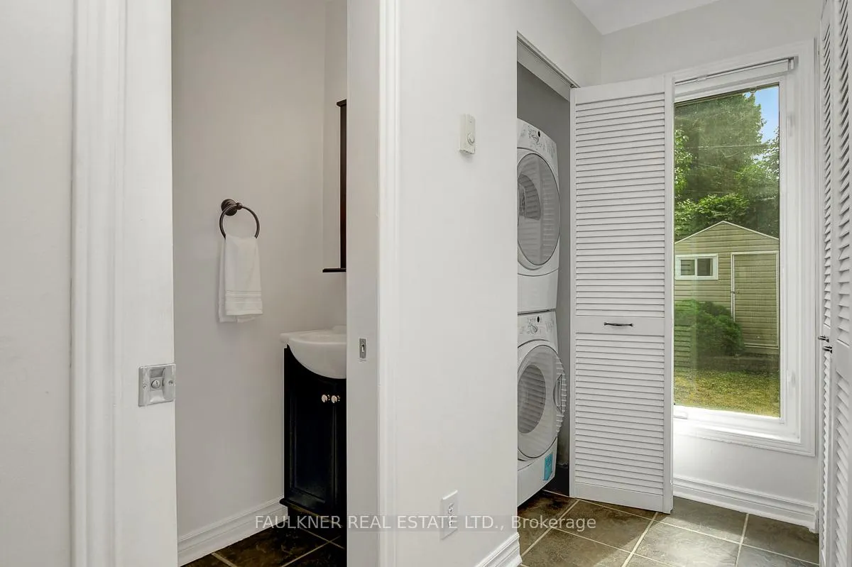 Photo 20 of 536 Lower Byron Avenue, Ottawa, McKellar/Highland — HOMEH