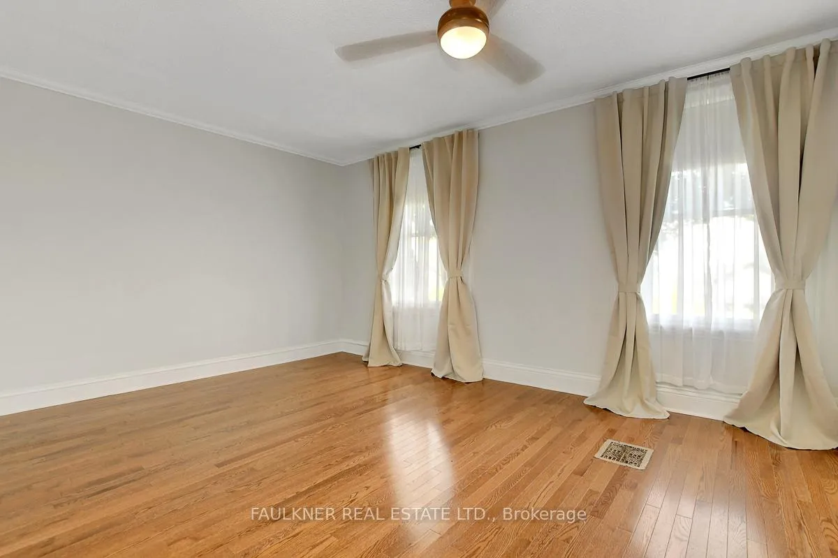 Photo 25 of 536 Lower Byron Avenue, Ottawa, McKellar/Highland — HOMEH